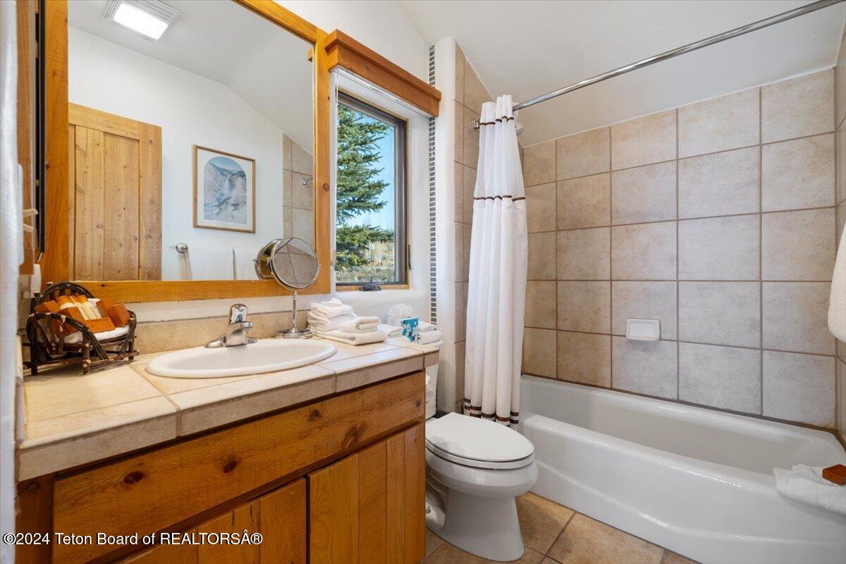 1668 N EAST BUTTE Road, 3146-47