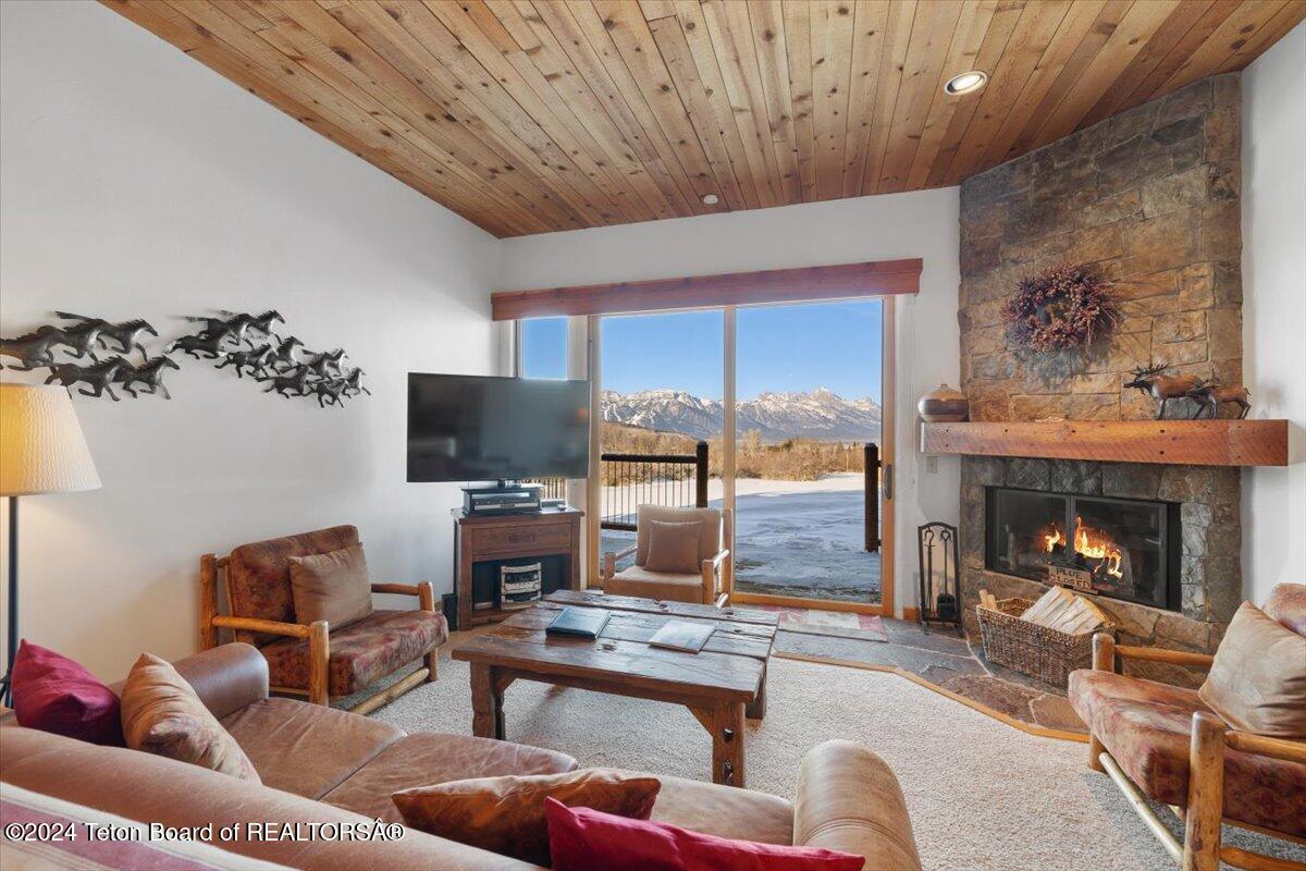 1668 N EAST BUTTE Road, 3146-47