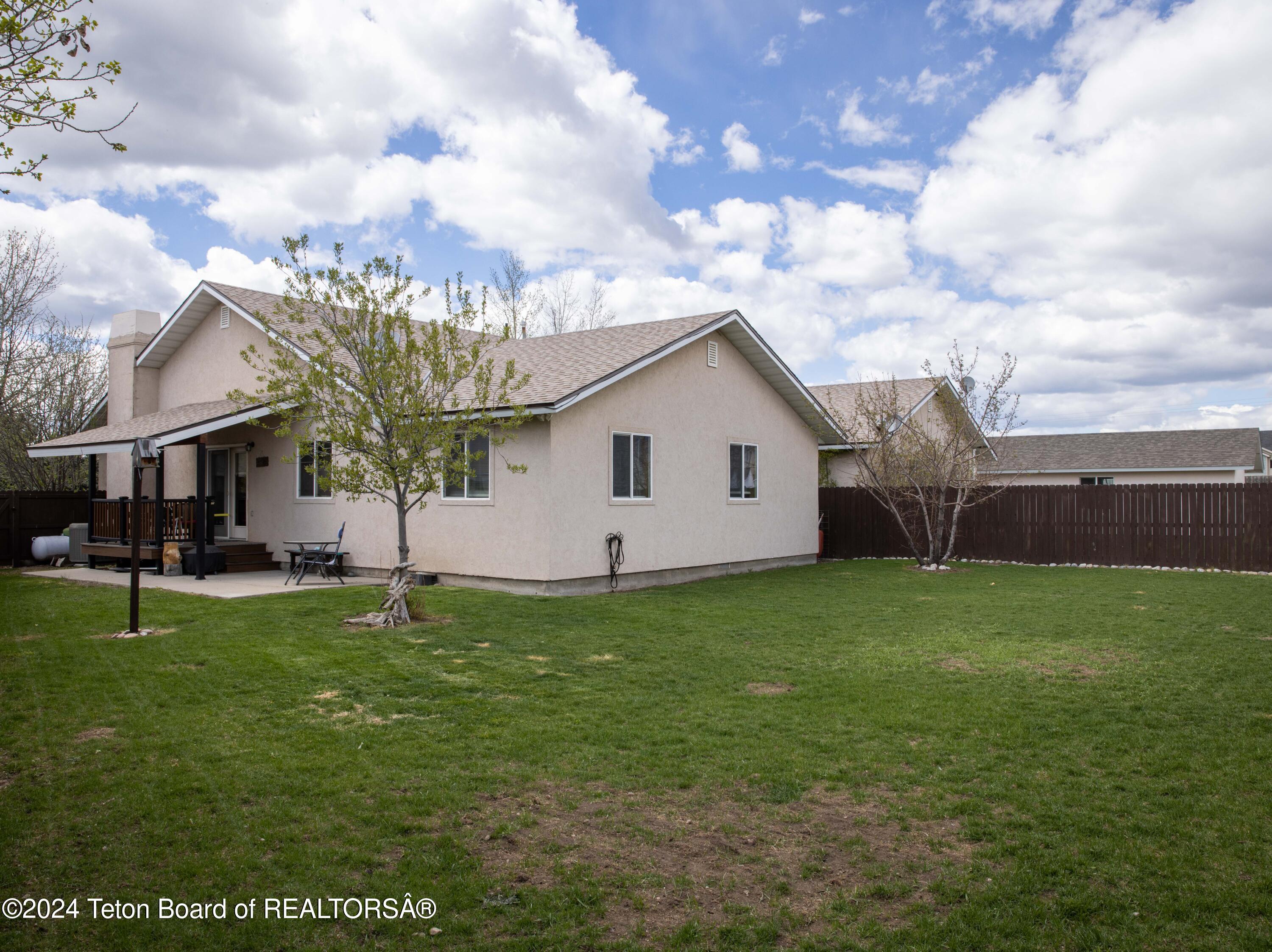 302 BEAR HOLLOW Circle