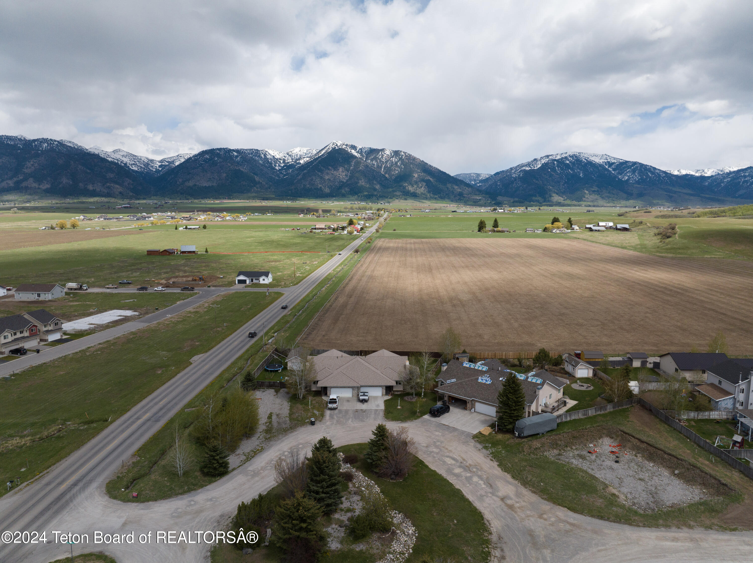 302 BEAR HOLLOW Circle