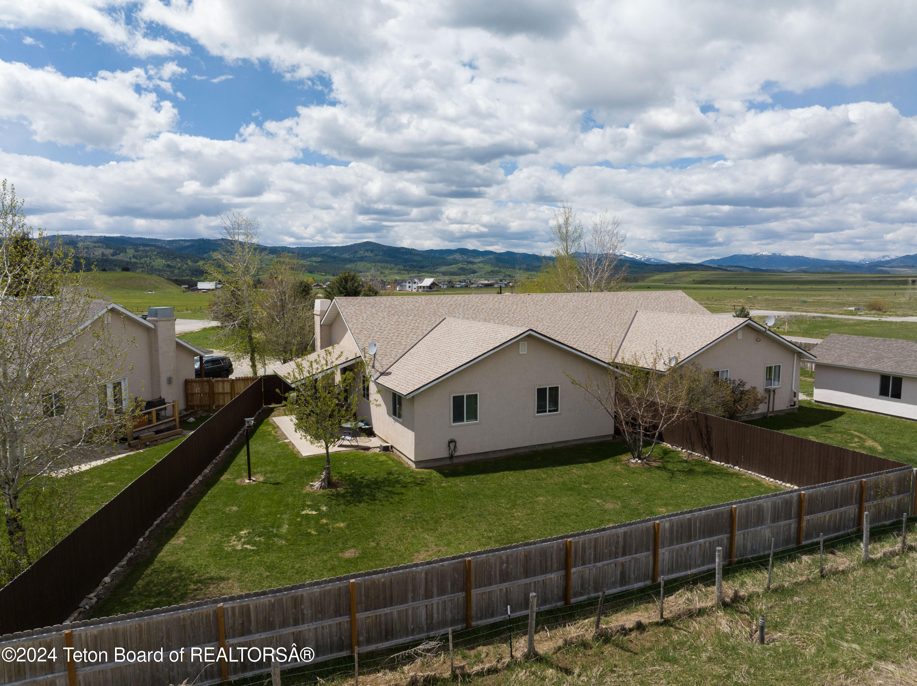 302 BEAR HOLLOW Circle