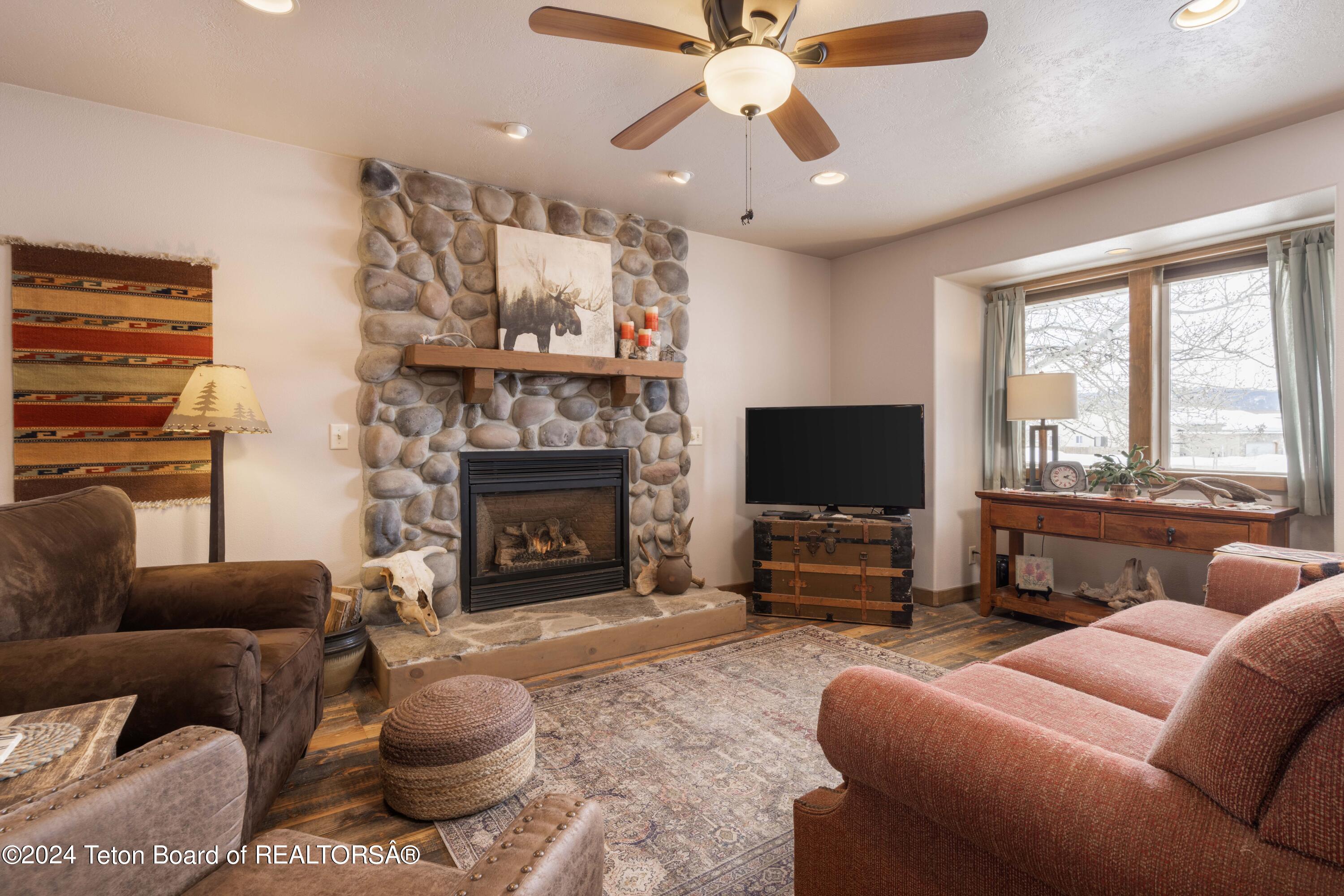 302 BEAR HOLLOW Circle