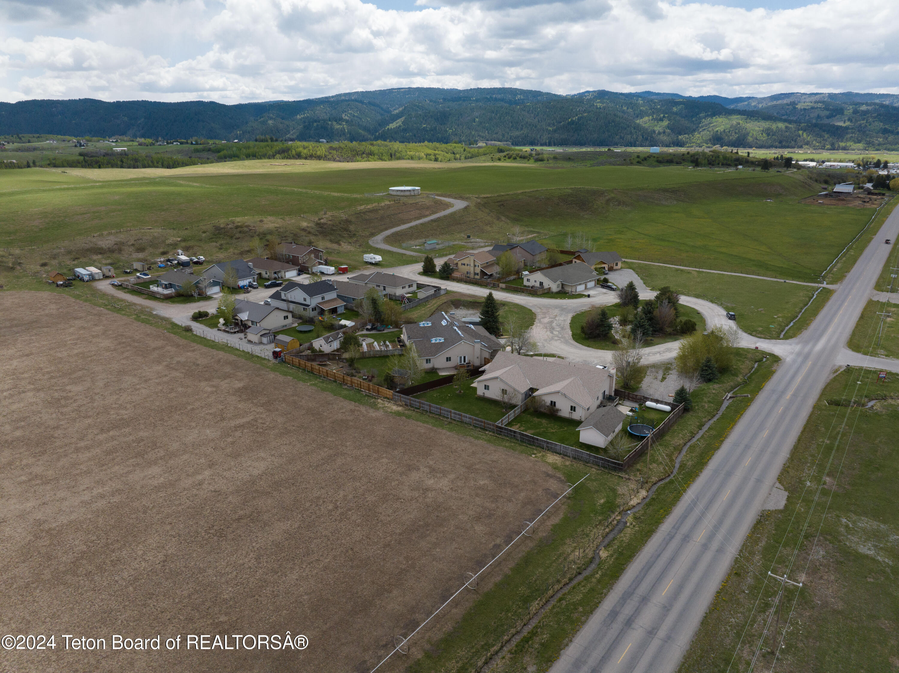 302 BEAR HOLLOW Circle