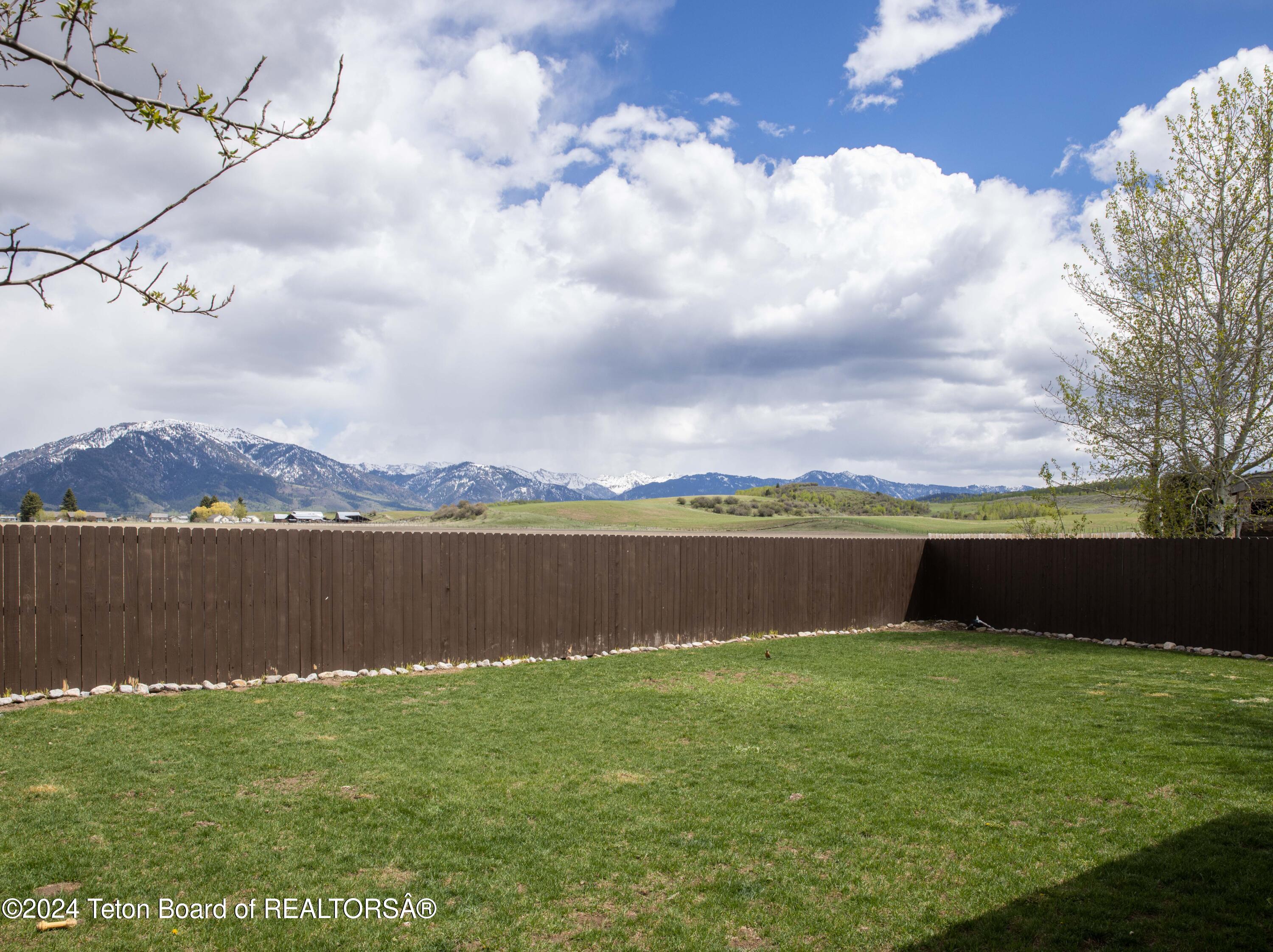 302 BEAR HOLLOW Circle