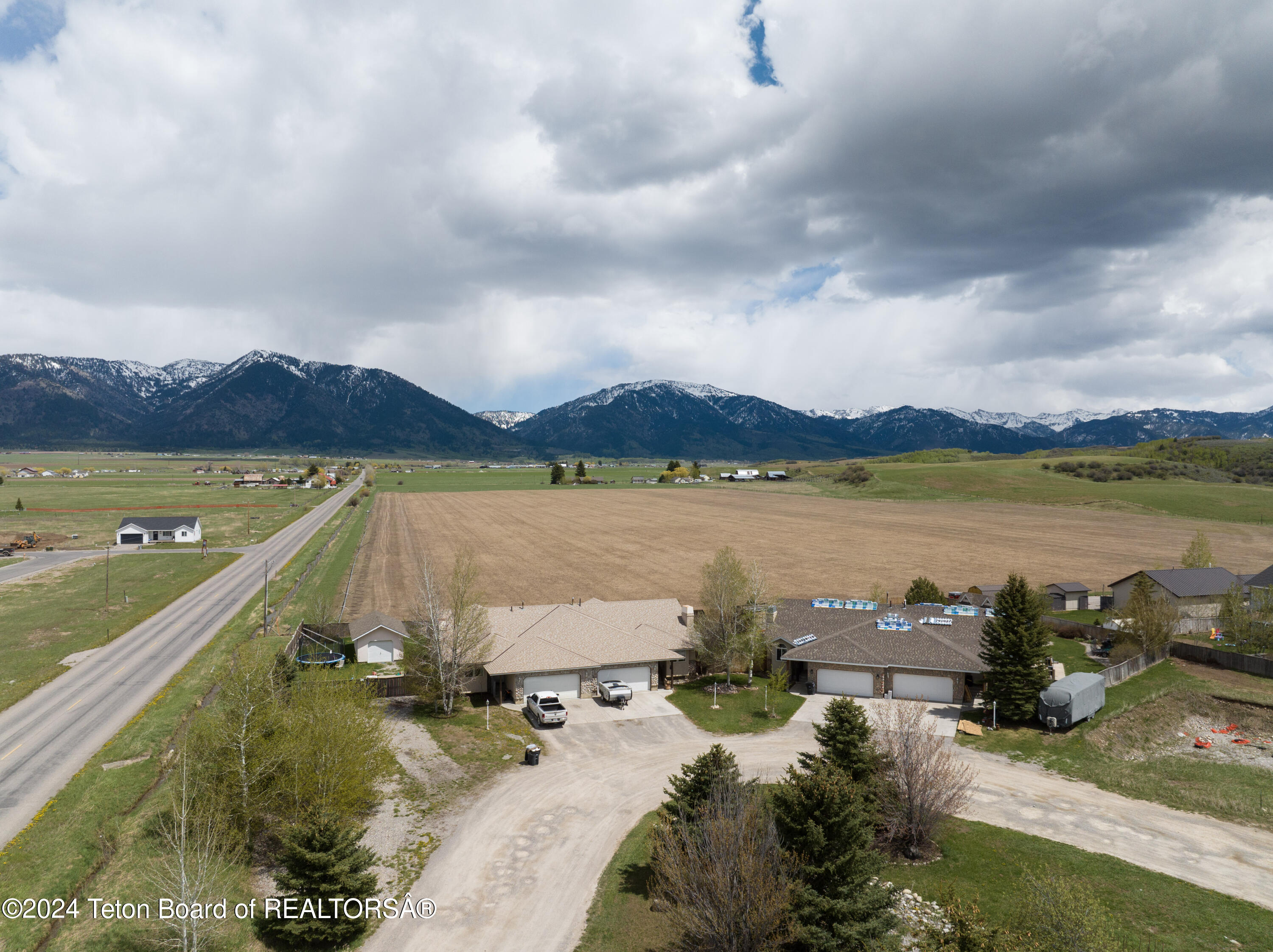 302 BEAR HOLLOW Circle