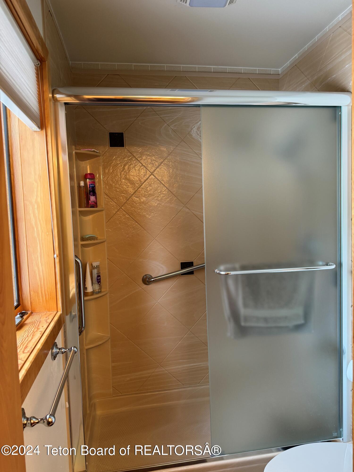 1755 W DIAMOND HITCH Drive