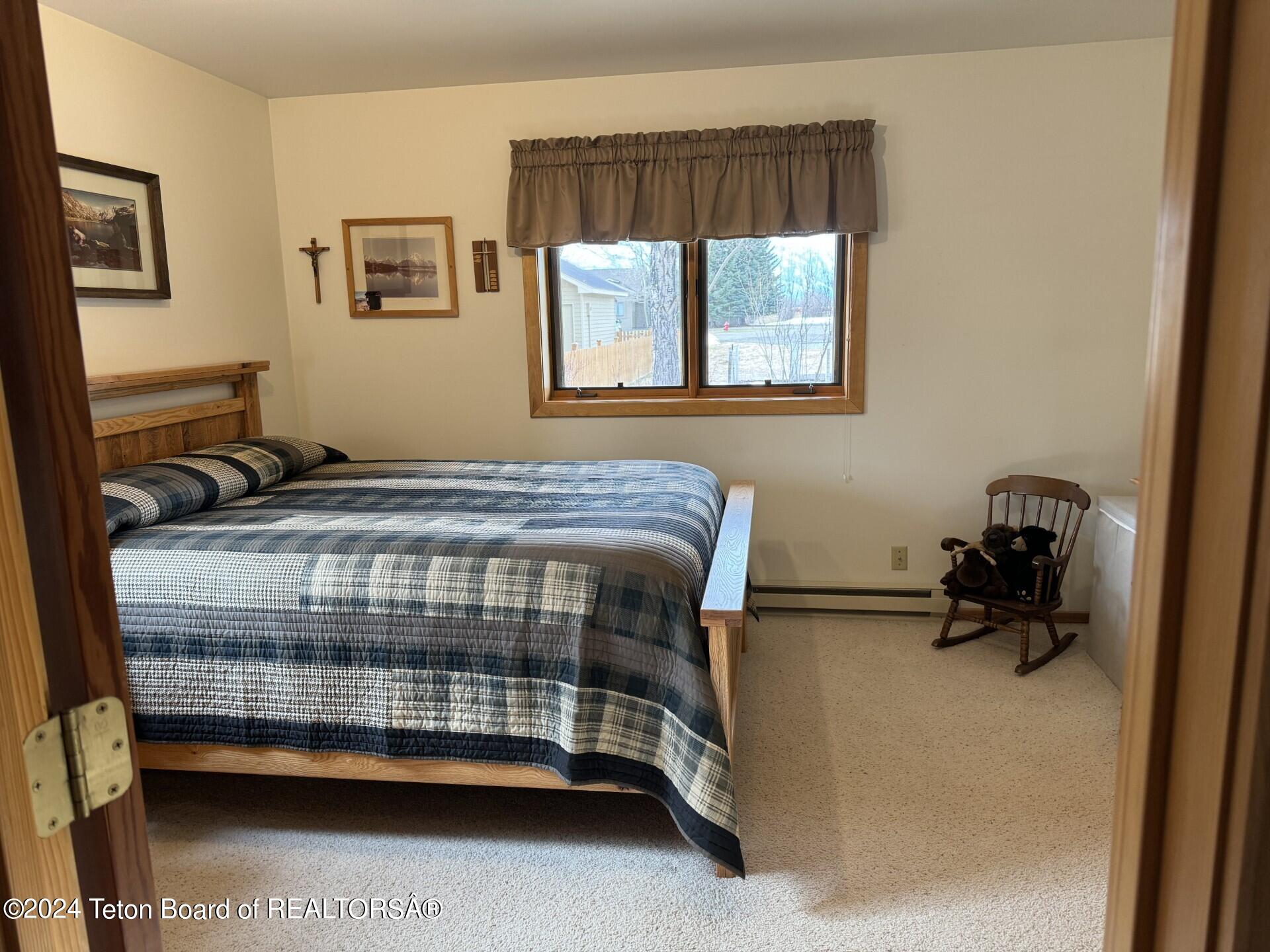 1755 W DIAMOND HITCH Drive