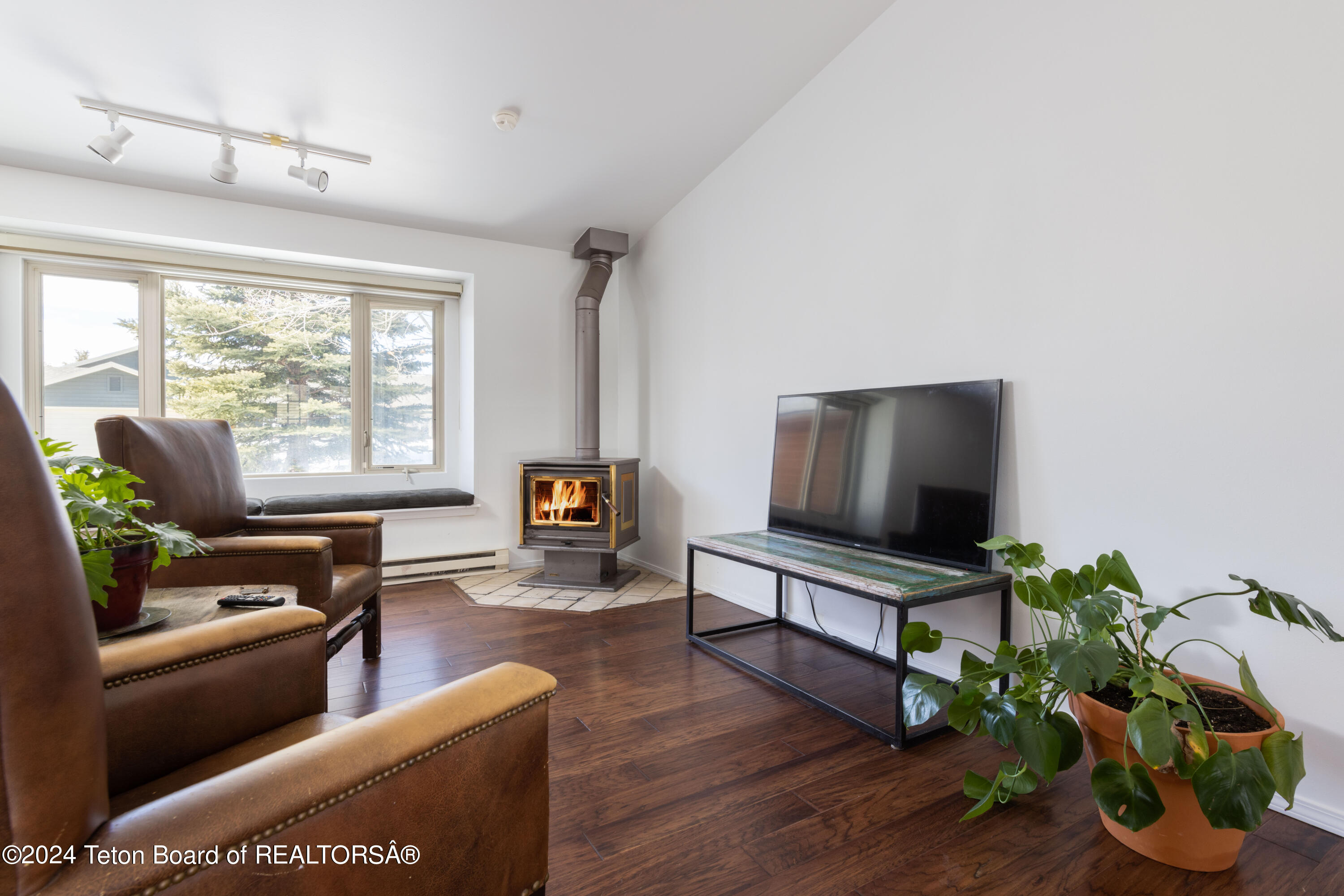 3049 RANGEVIEW Drive