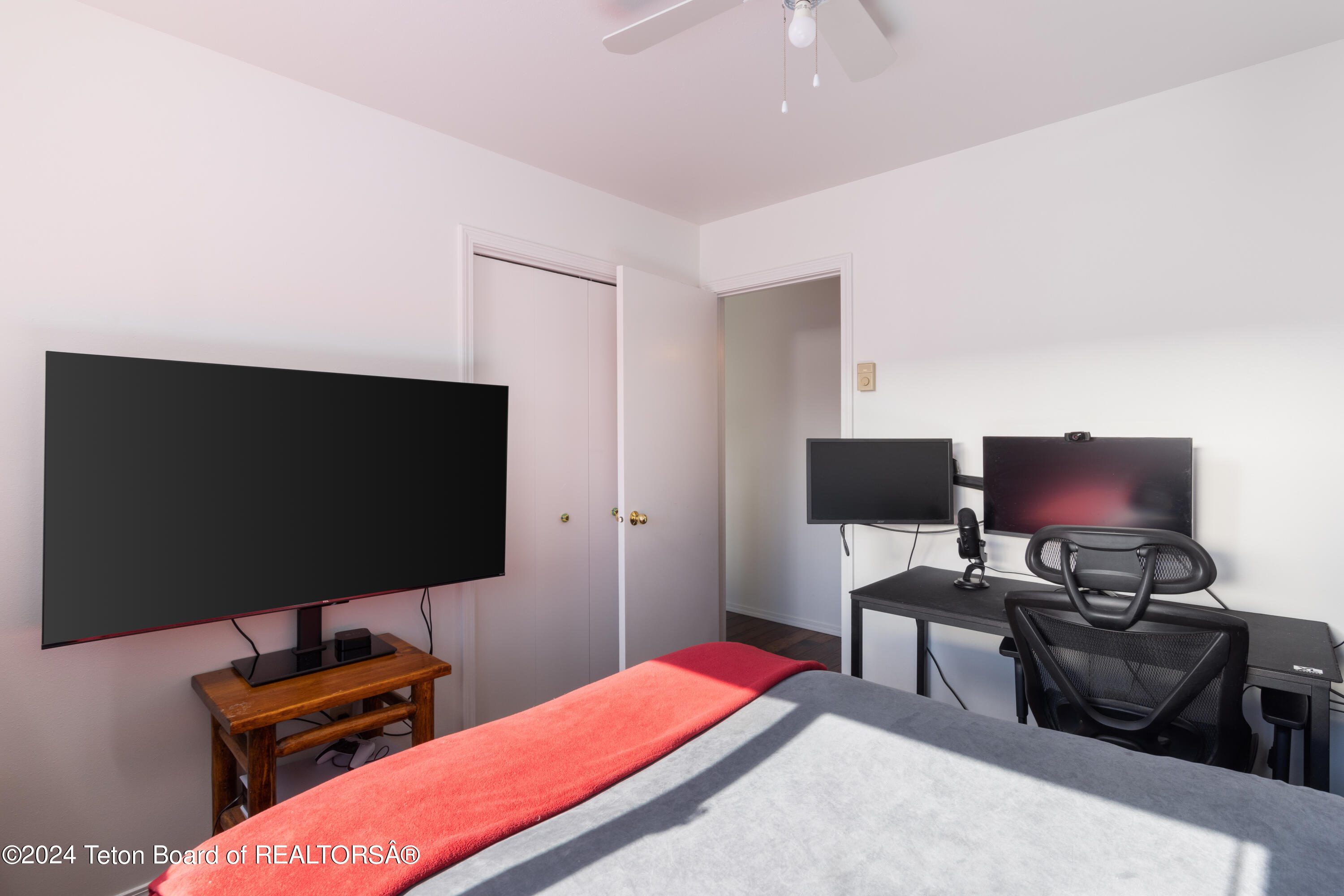 3049 RANGEVIEW Drive