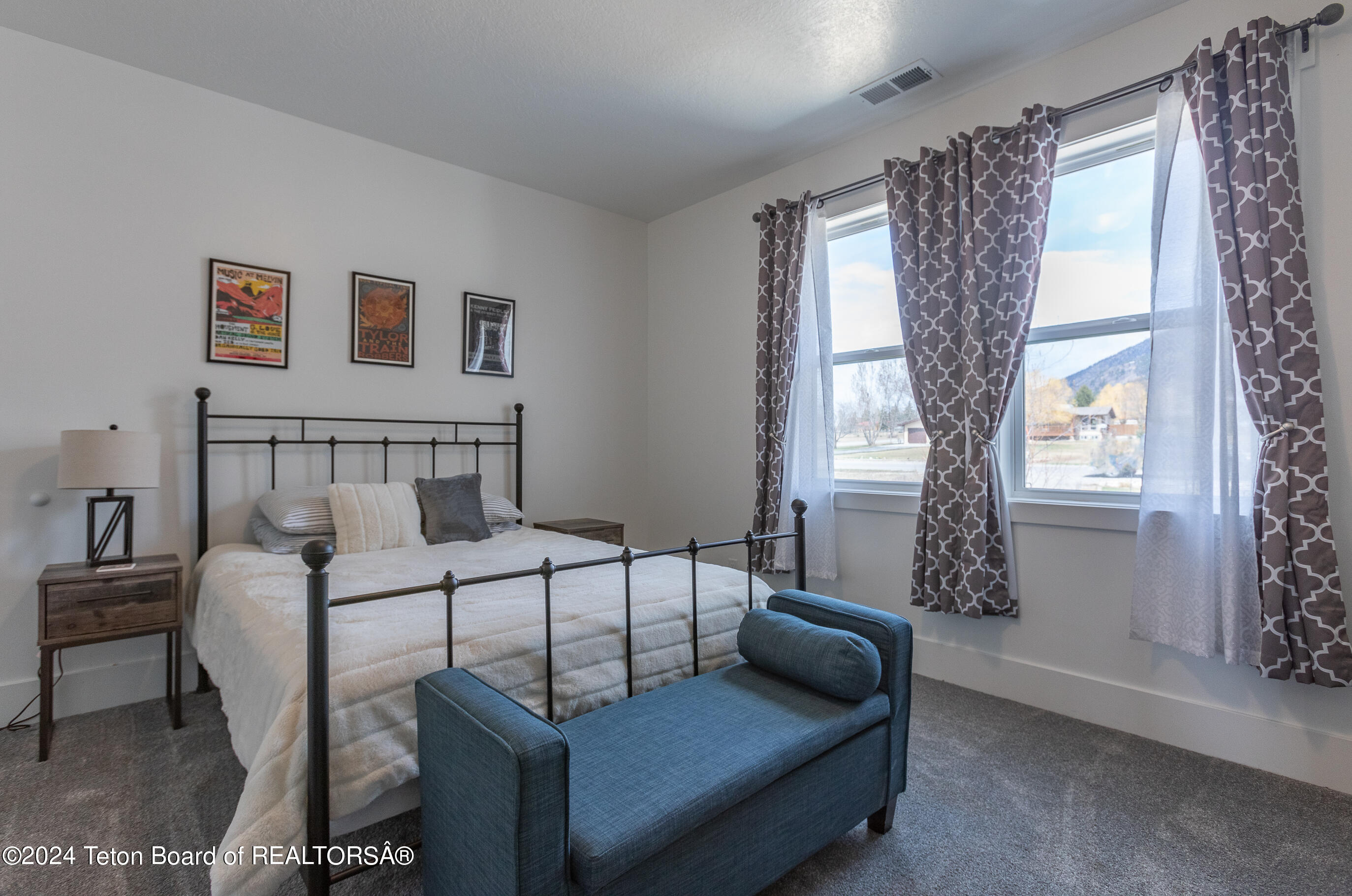 894 CEDAR CREEK DRIVE