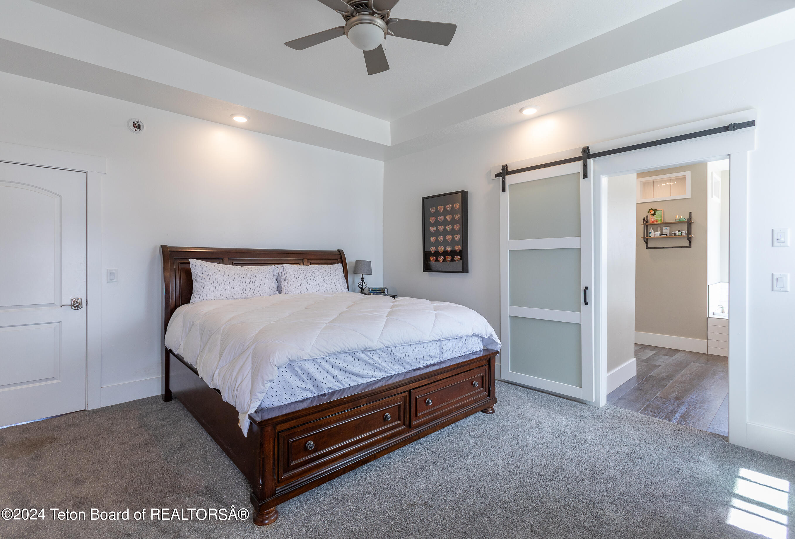 894 CEDAR CREEK DRIVE