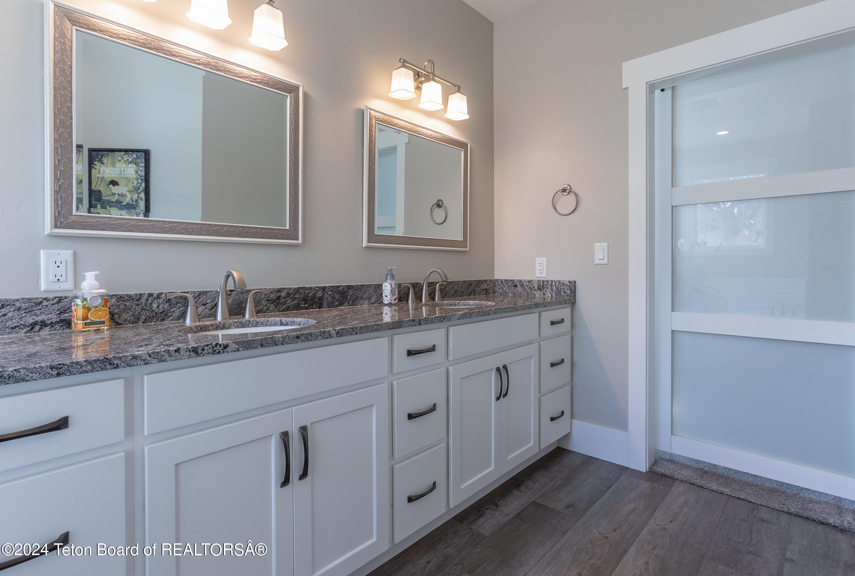 894 CEDAR CREEK DRIVE