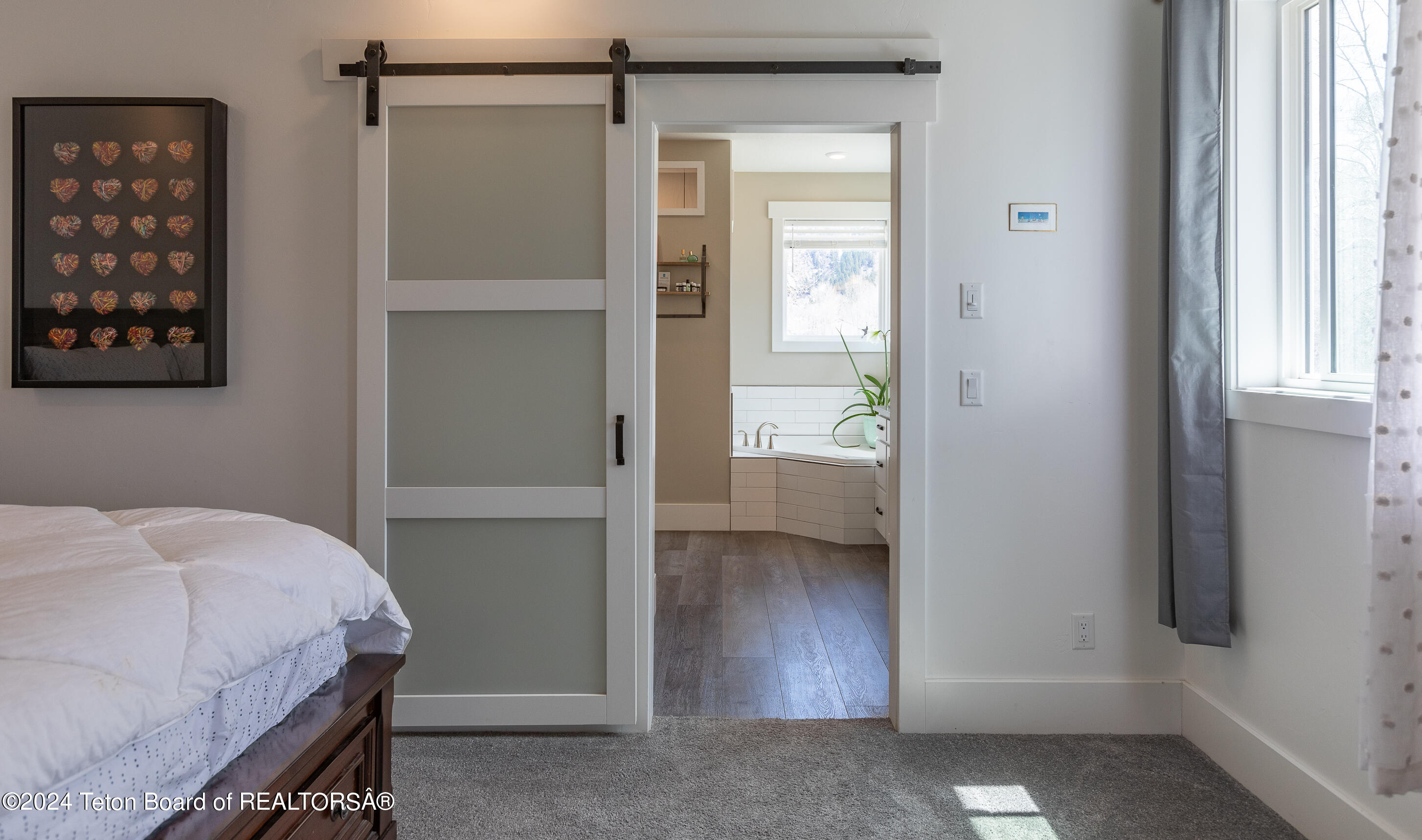 894 CEDAR CREEK DRIVE