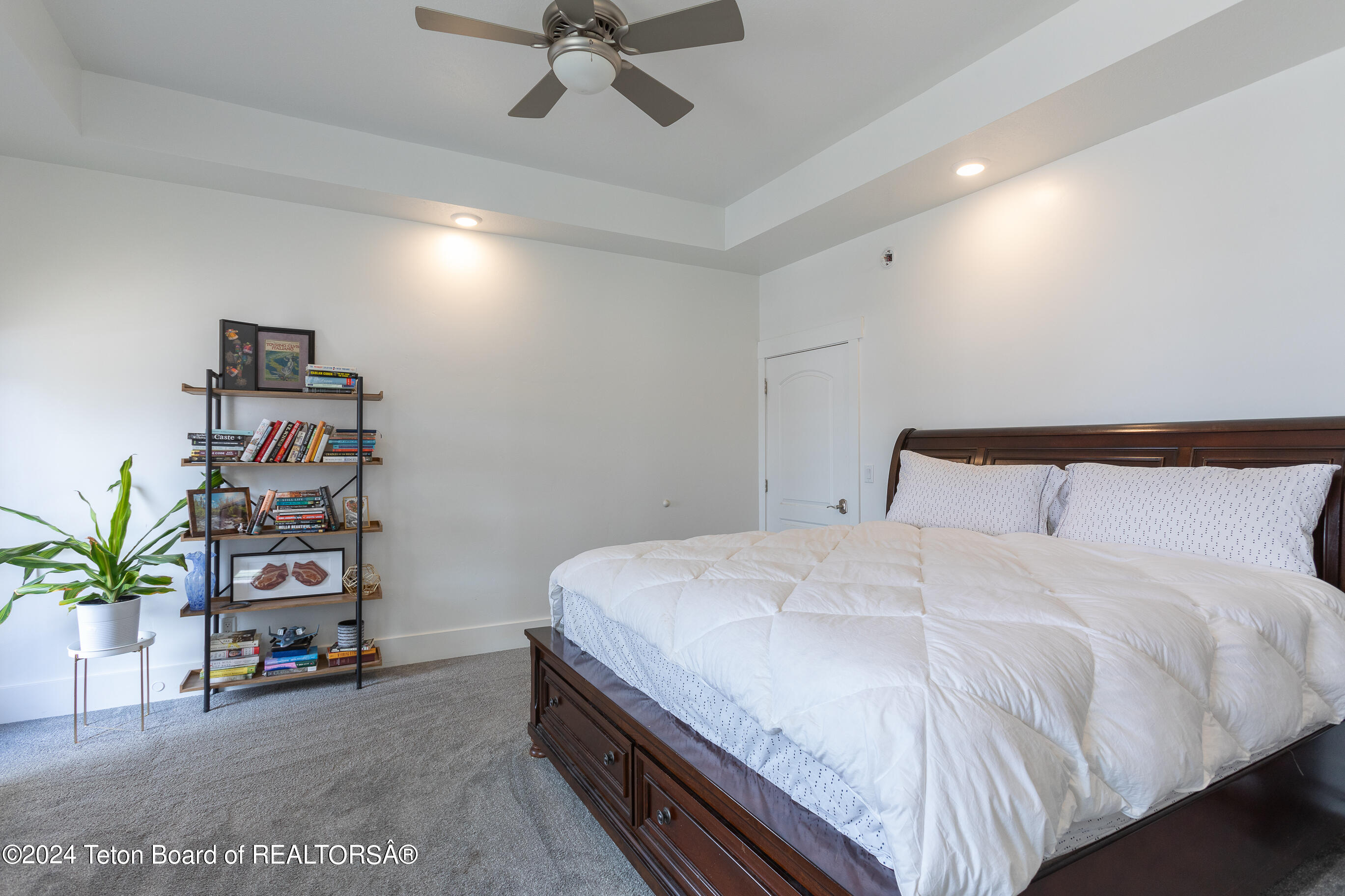 894 CEDAR CREEK DRIVE