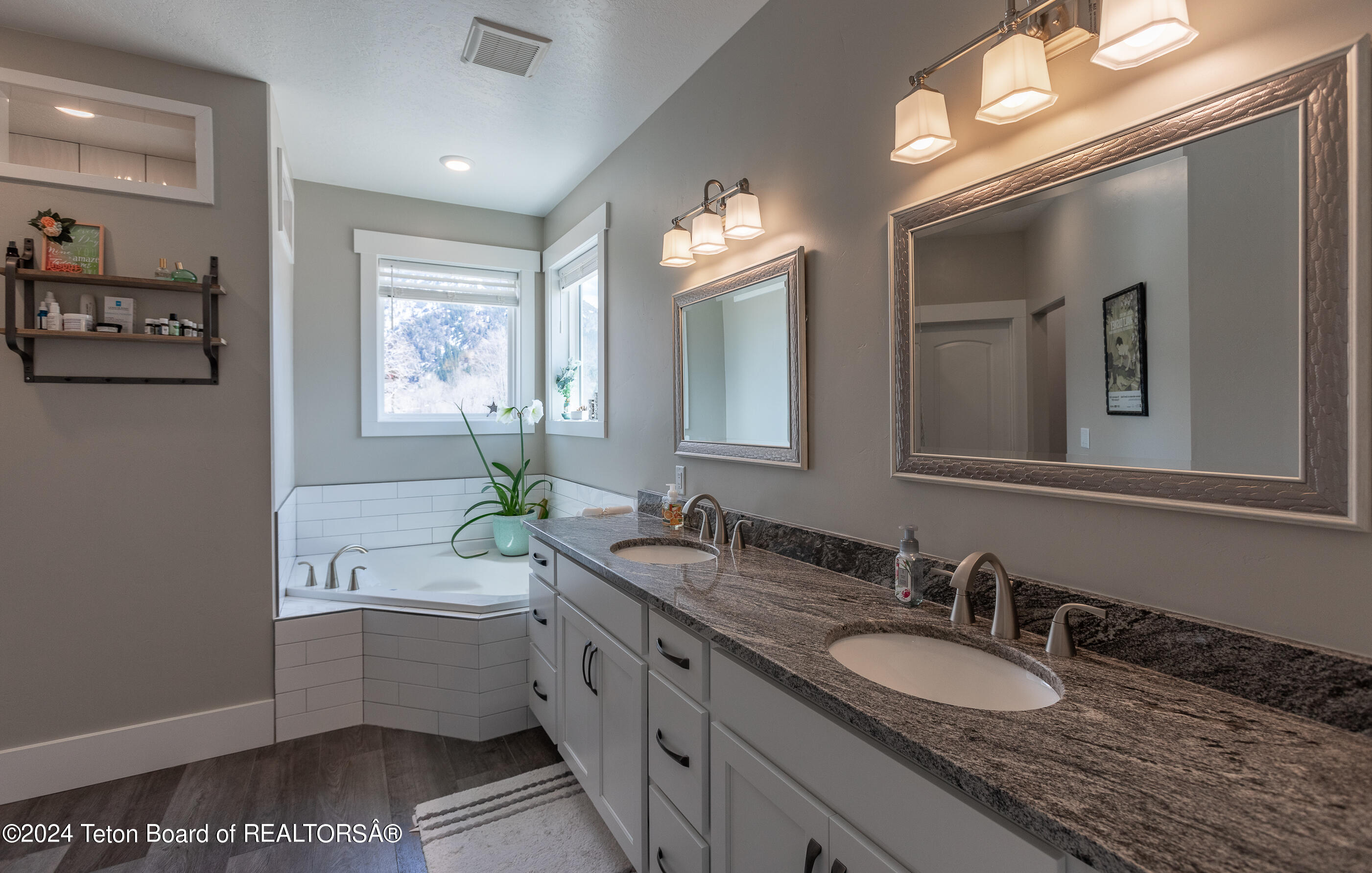 894 CEDAR CREEK DRIVE