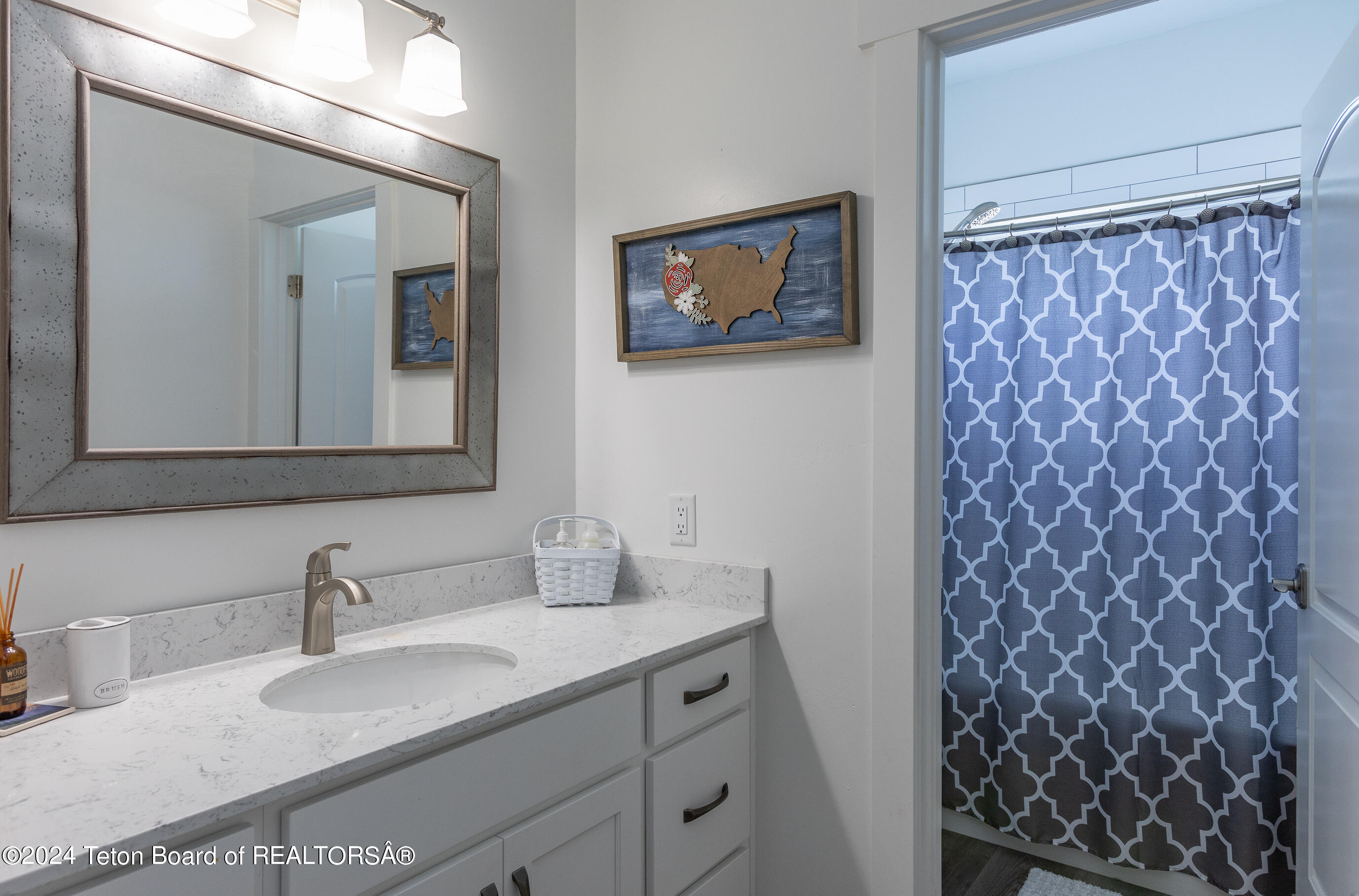 894 CEDAR CREEK DRIVE