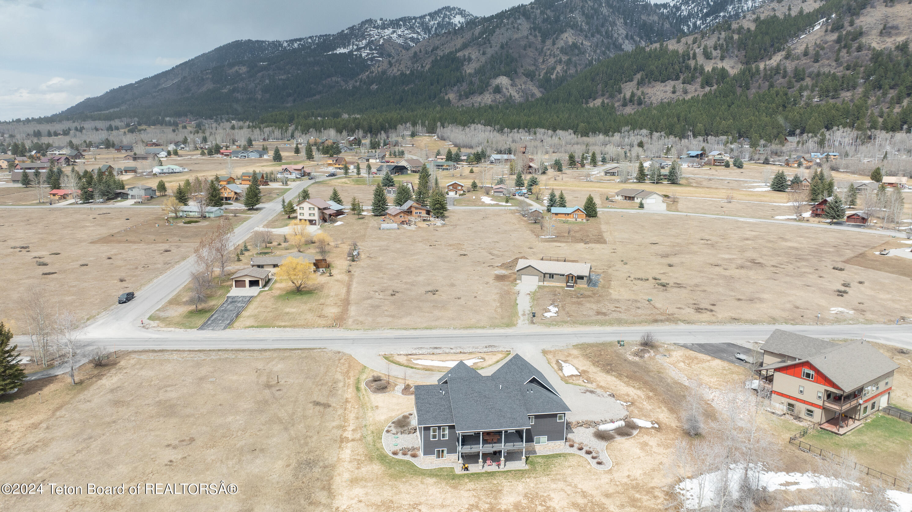 894 CEDAR CREEK DRIVE