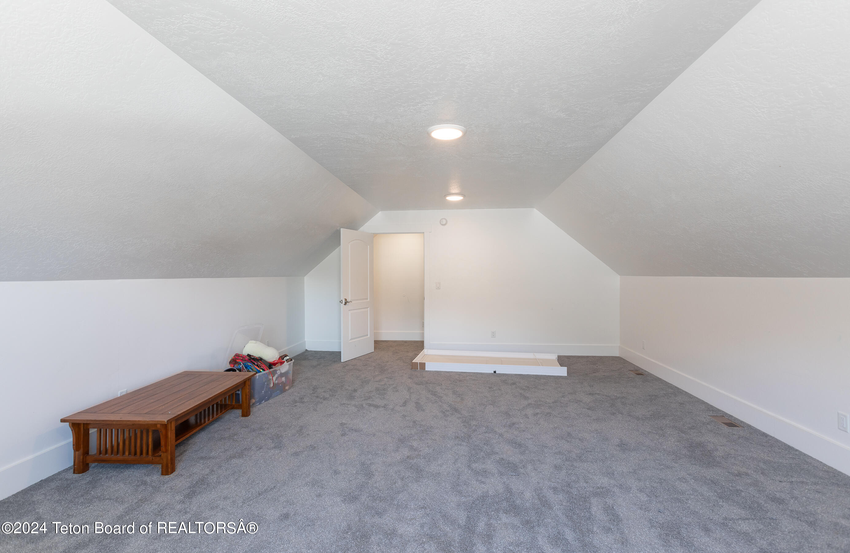 894 CEDAR CREEK DRIVE