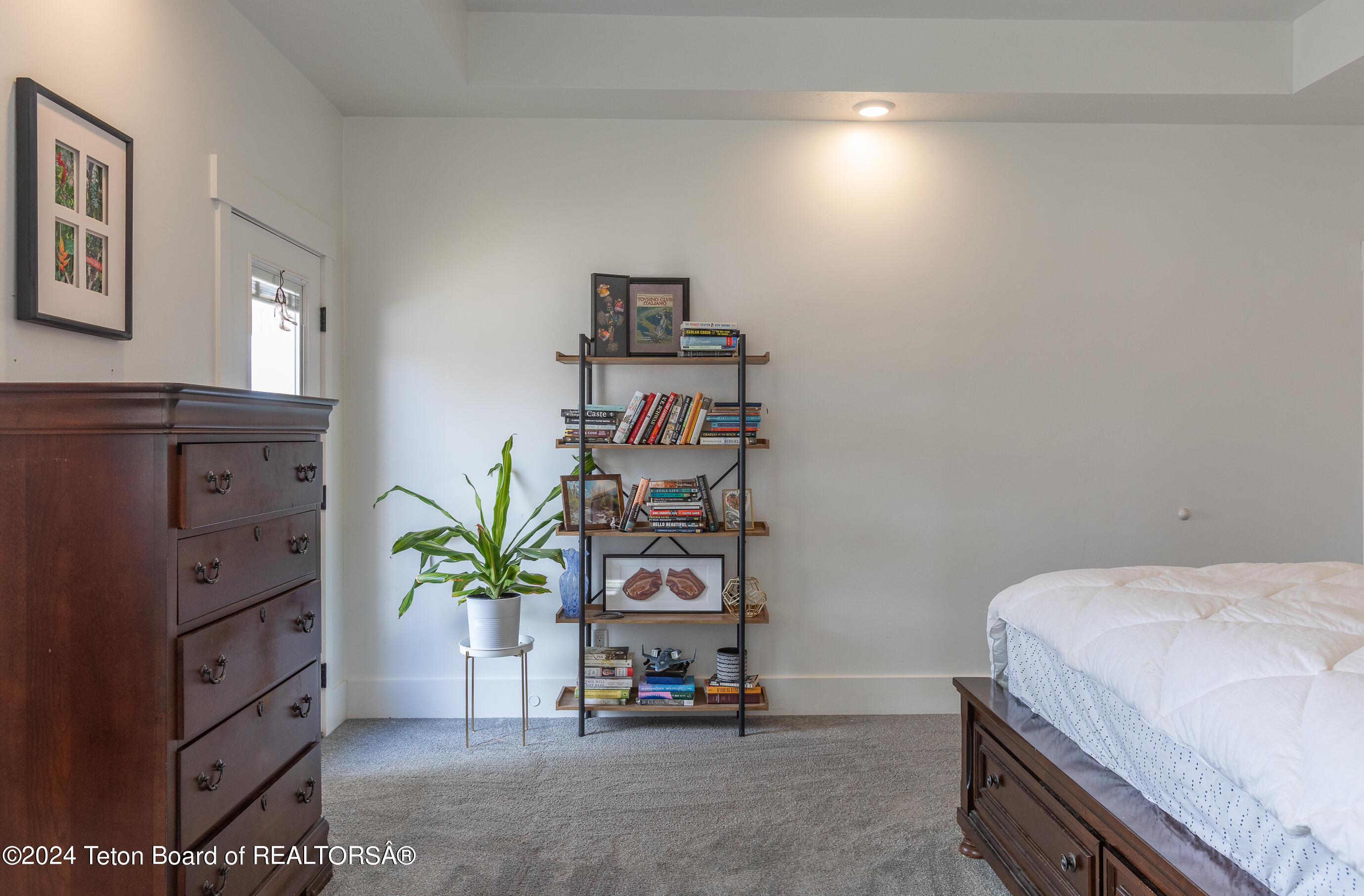 894 CEDAR CREEK DRIVE