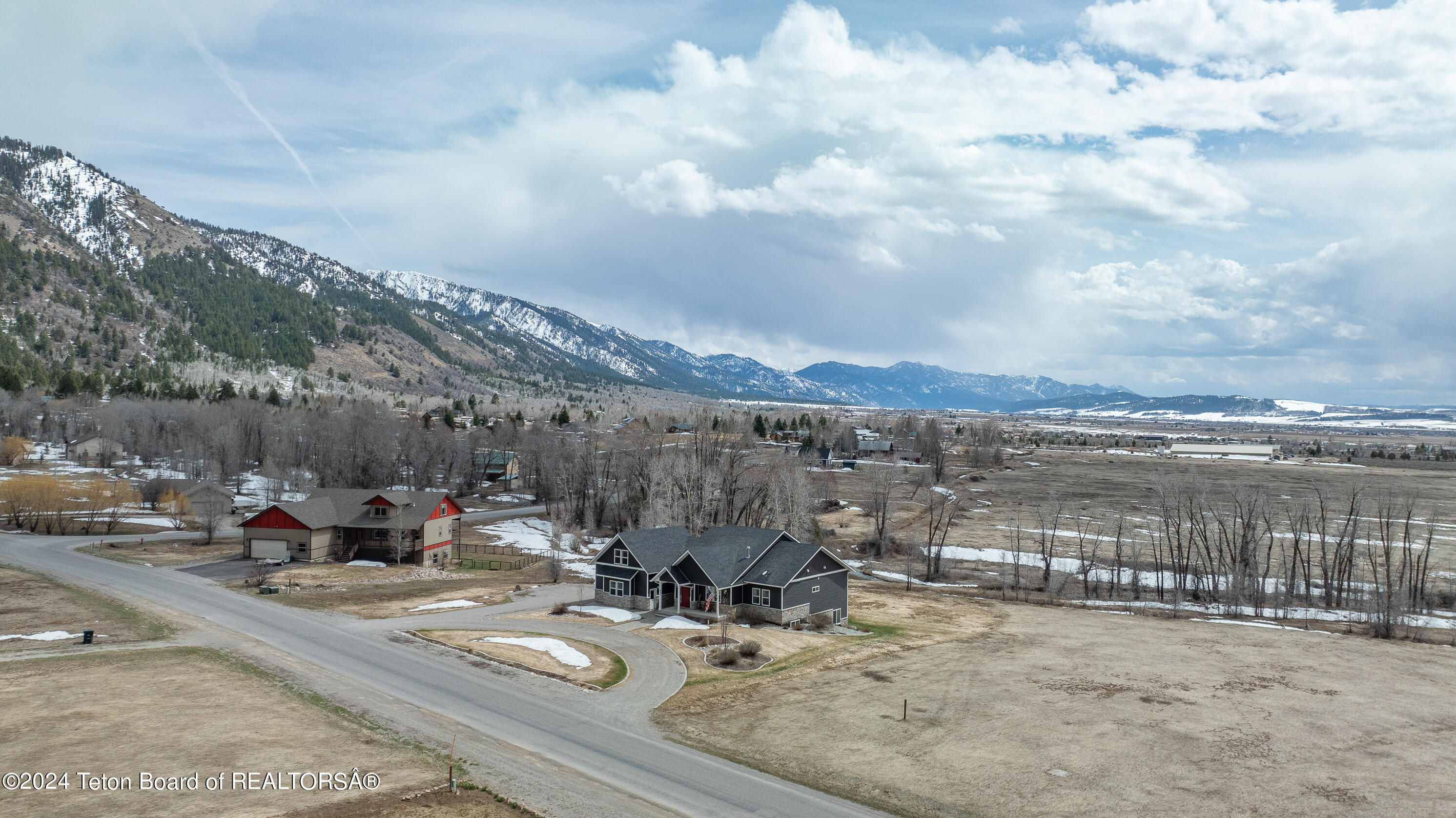 894 CEDAR CREEK DRIVE