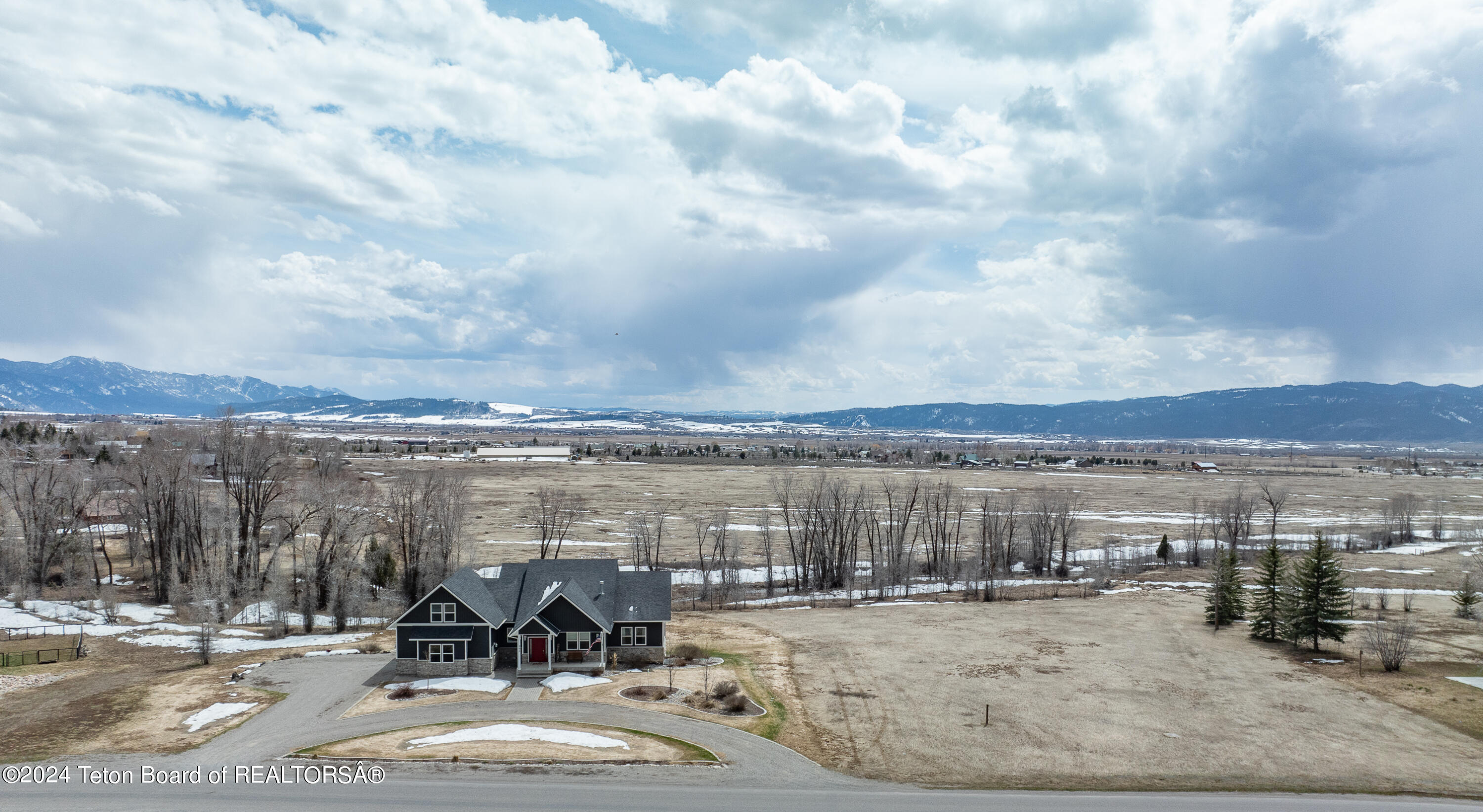 894 CEDAR CREEK DRIVE