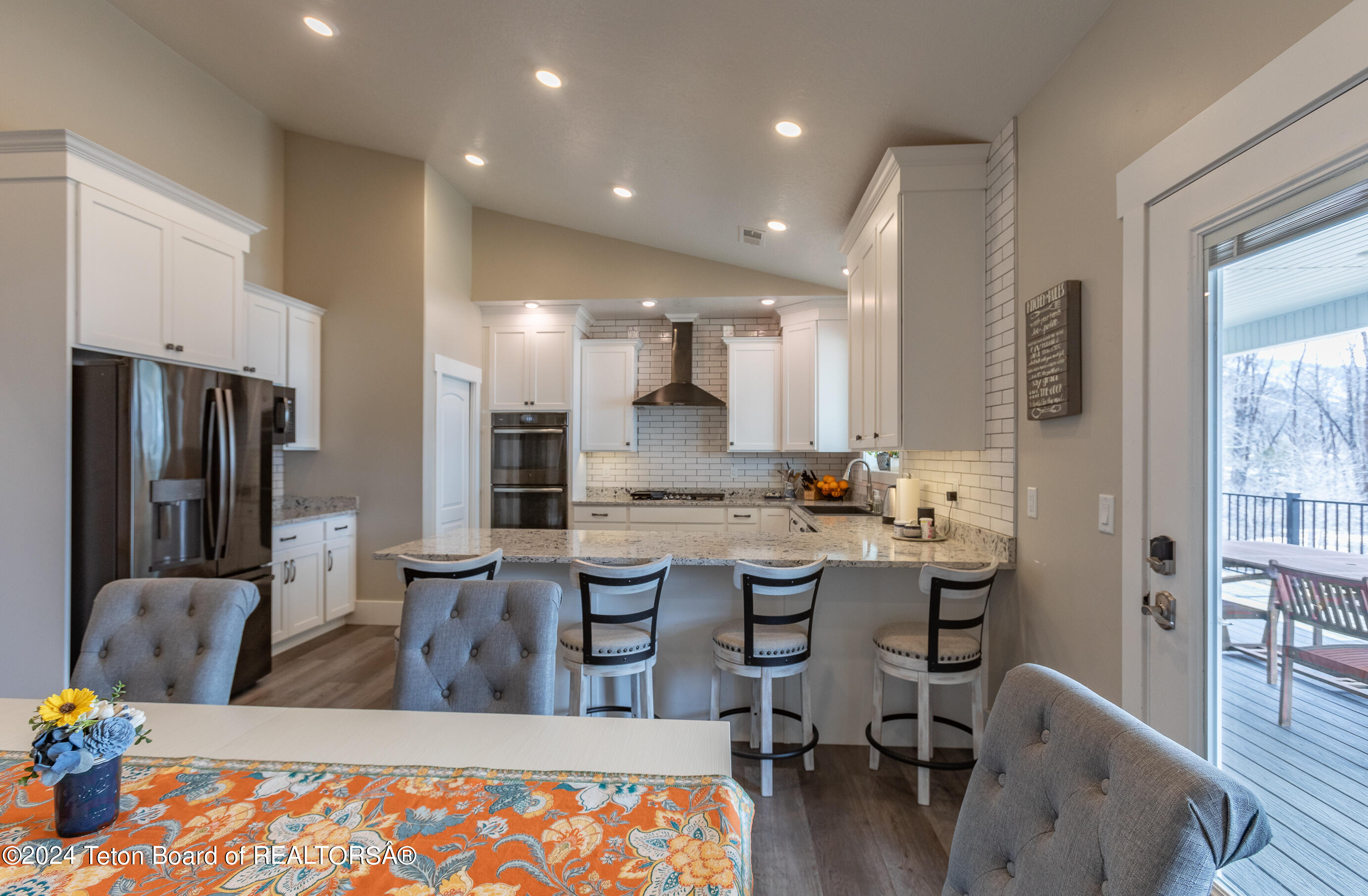 894 CEDAR CREEK DRIVE