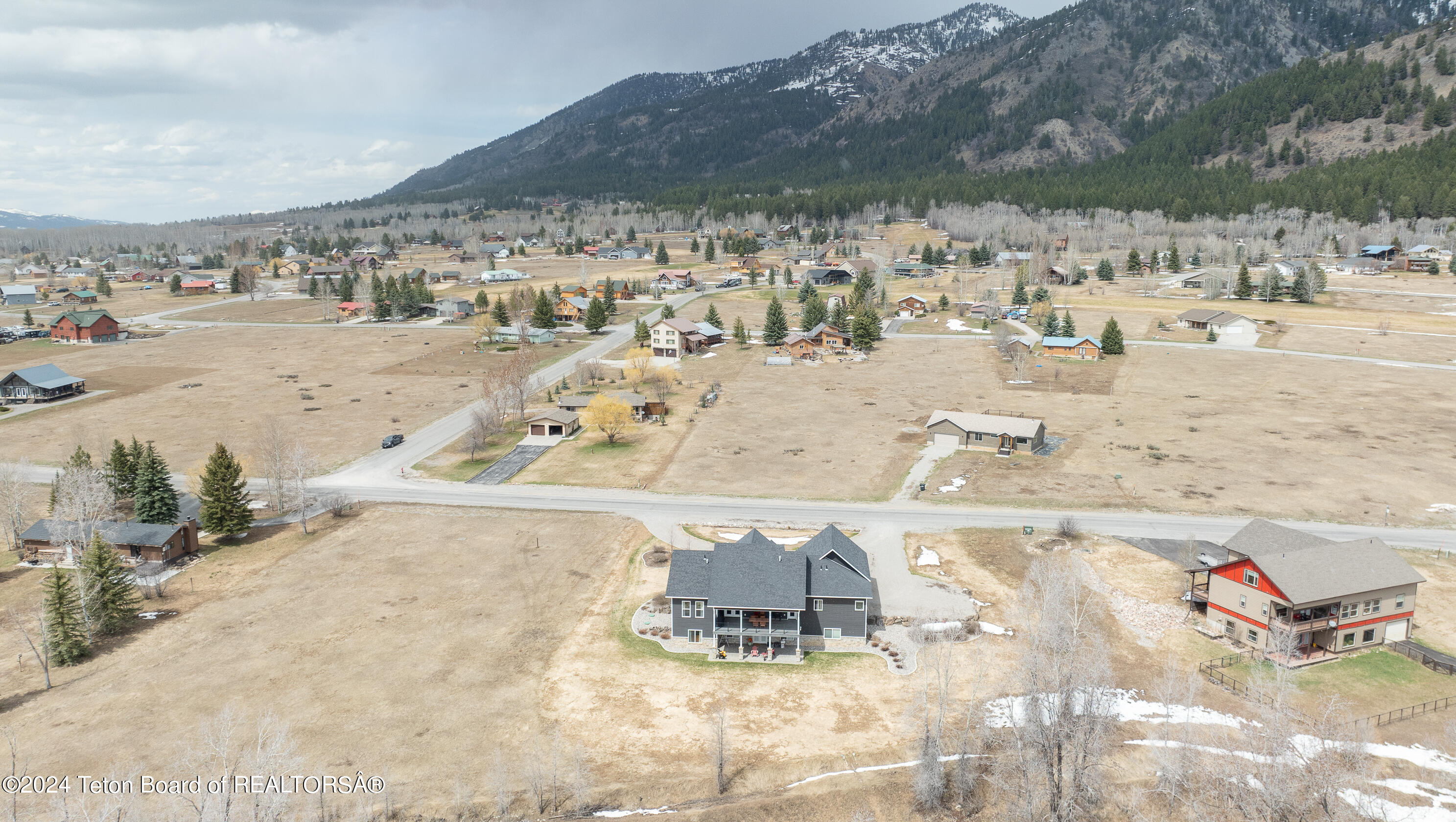 894 CEDAR CREEK DRIVE