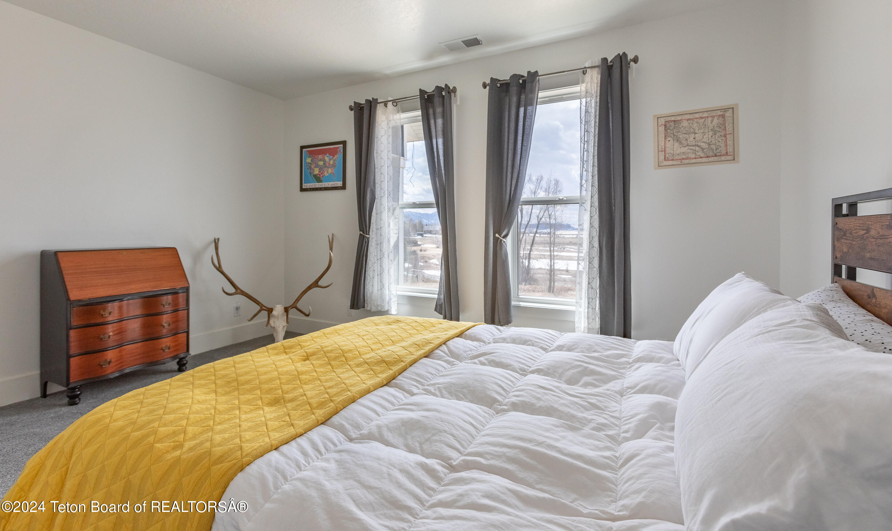 894 CEDAR CREEK DRIVE