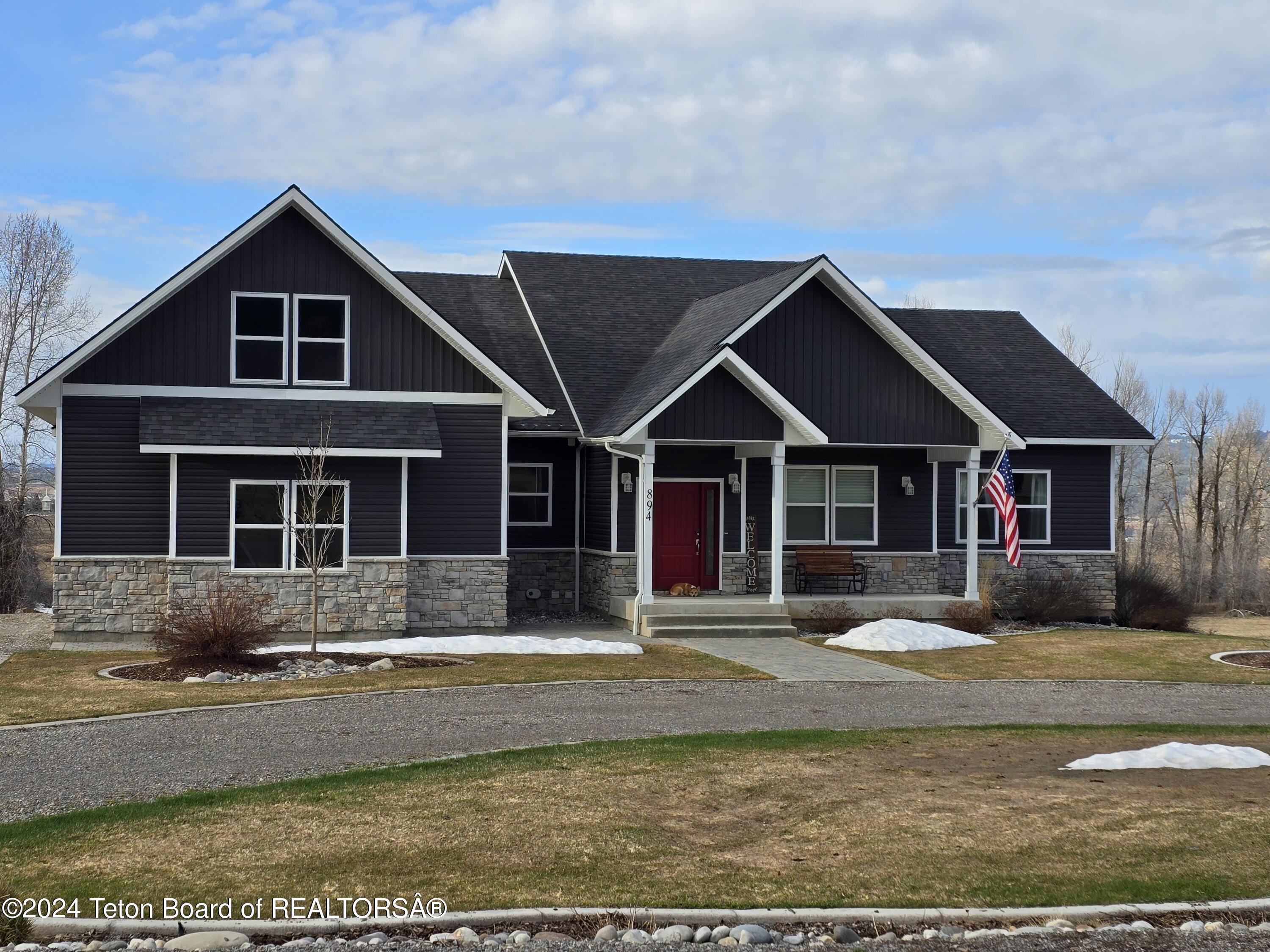 894 CEDAR CREEK DRIVE