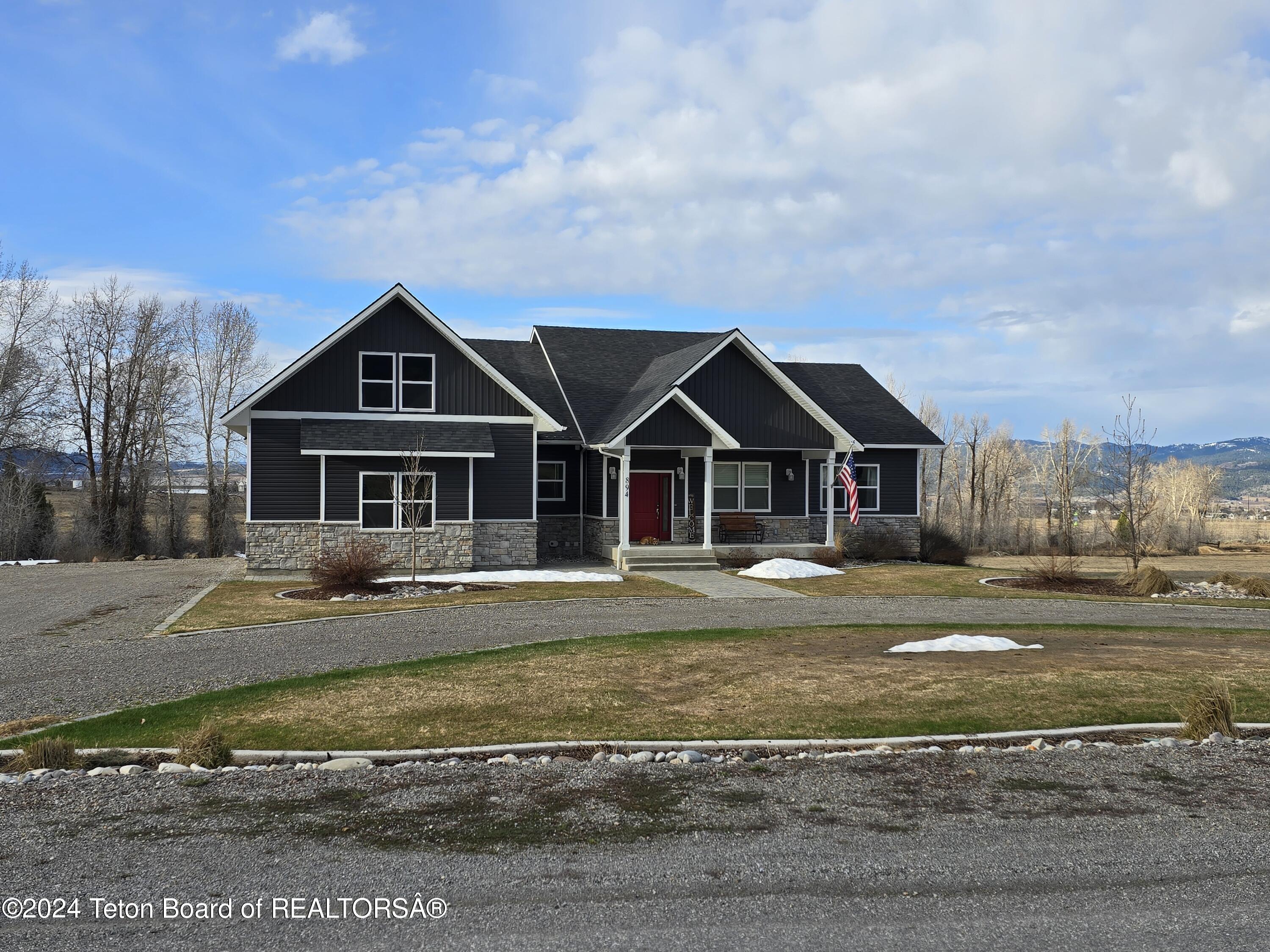 894 CEDAR CREEK DRIVE