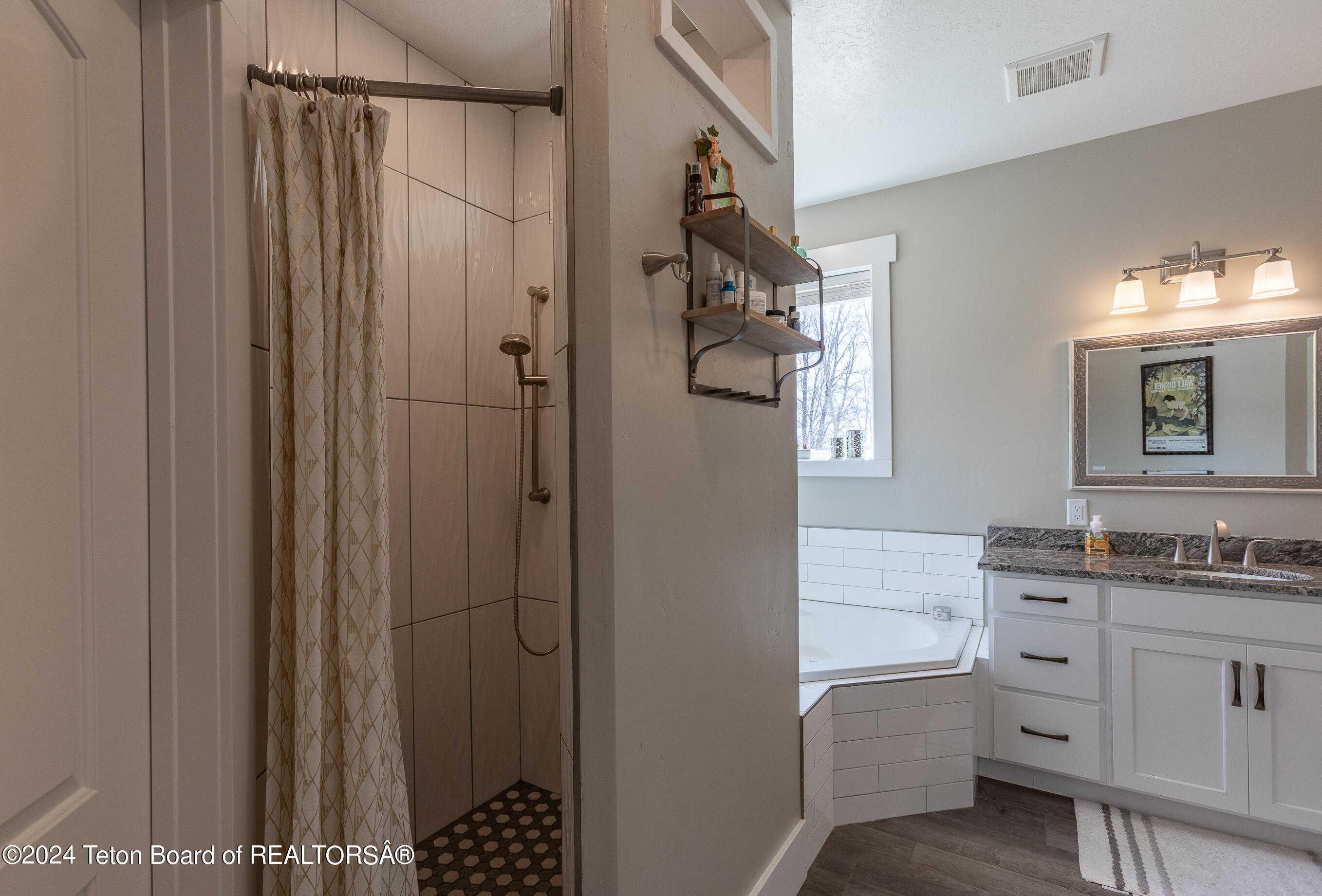 894 CEDAR CREEK DRIVE