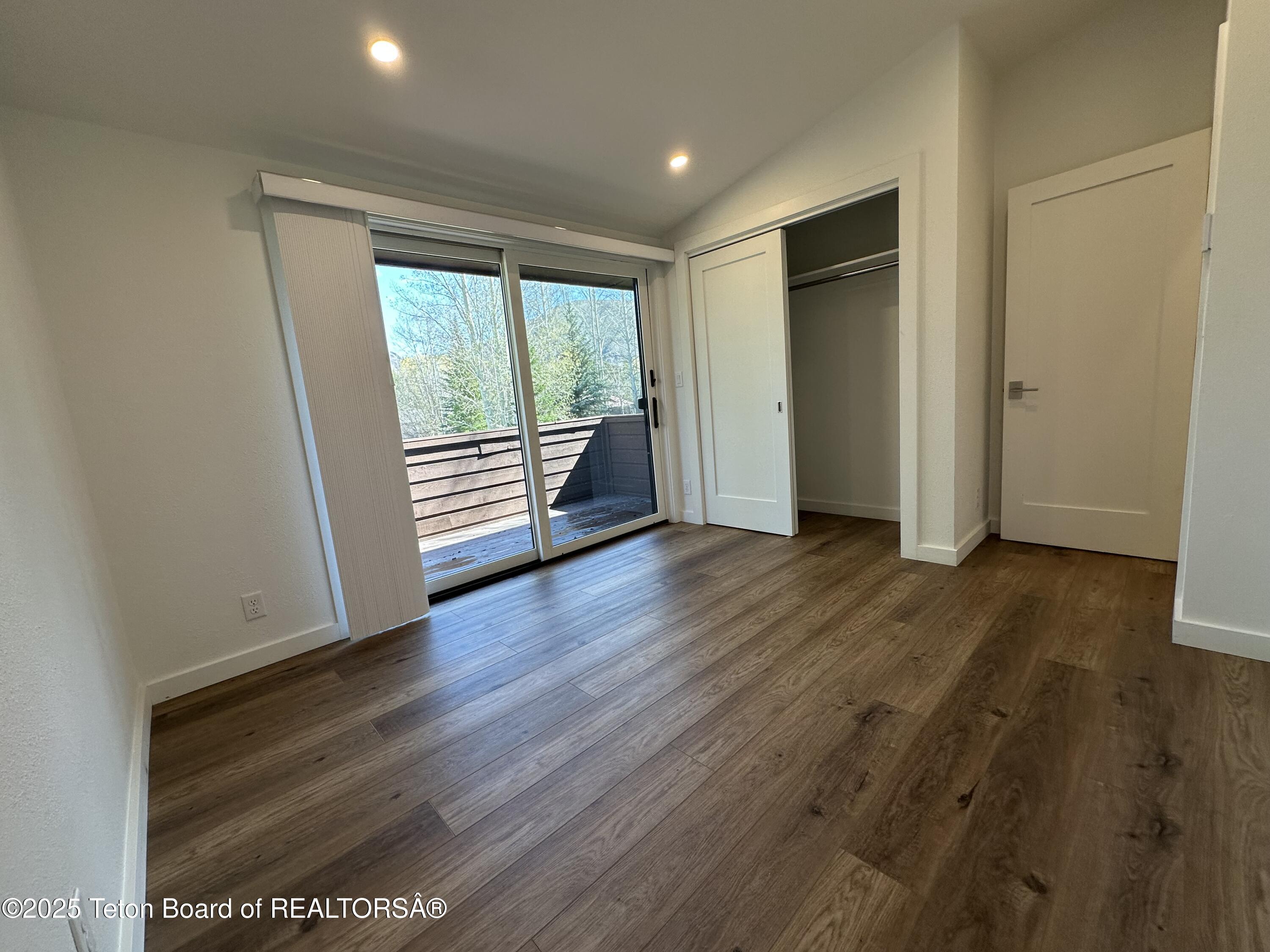 1875 W CINNAMON TEAL Road