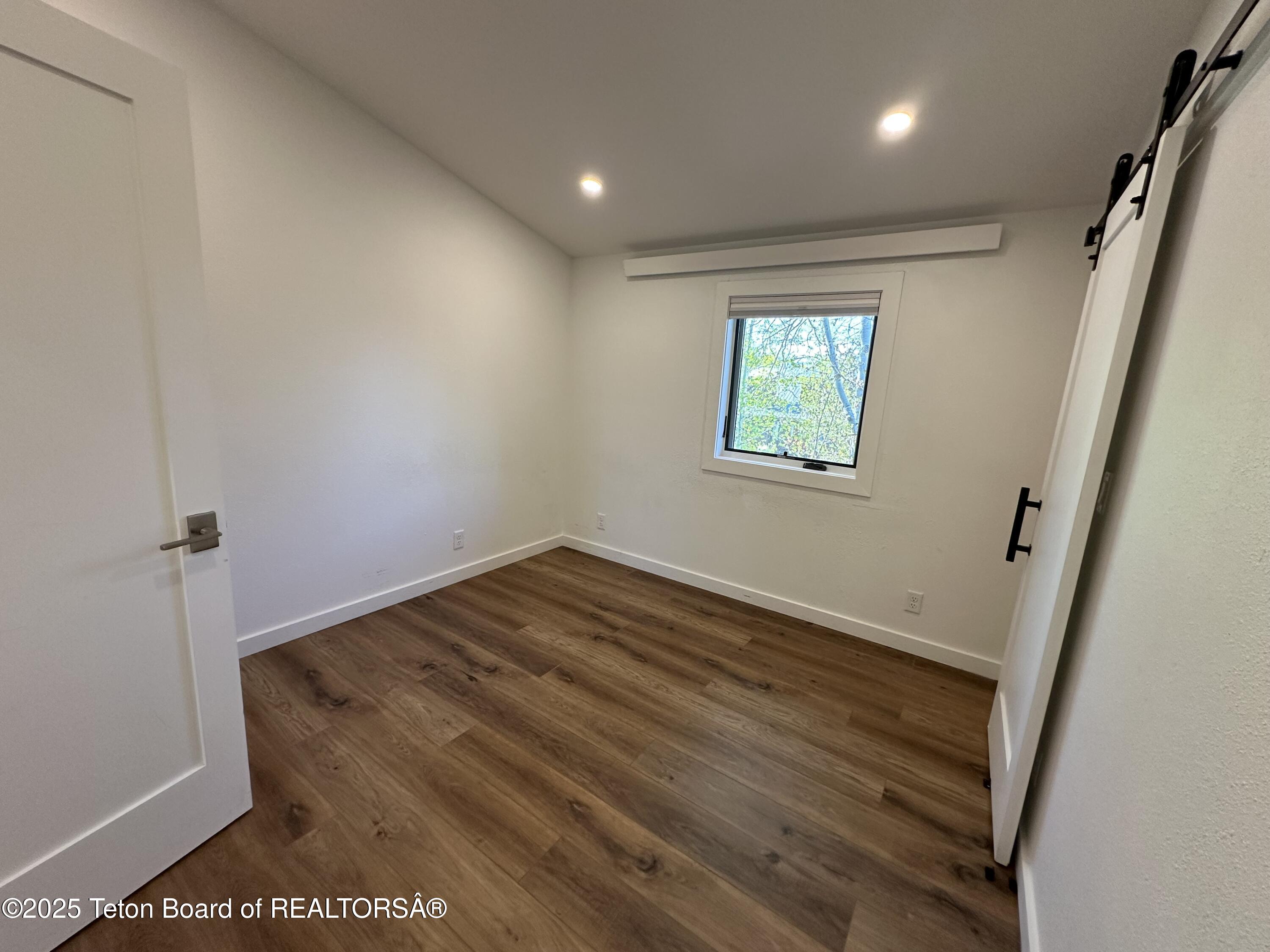 1875 W CINNAMON TEAL Road