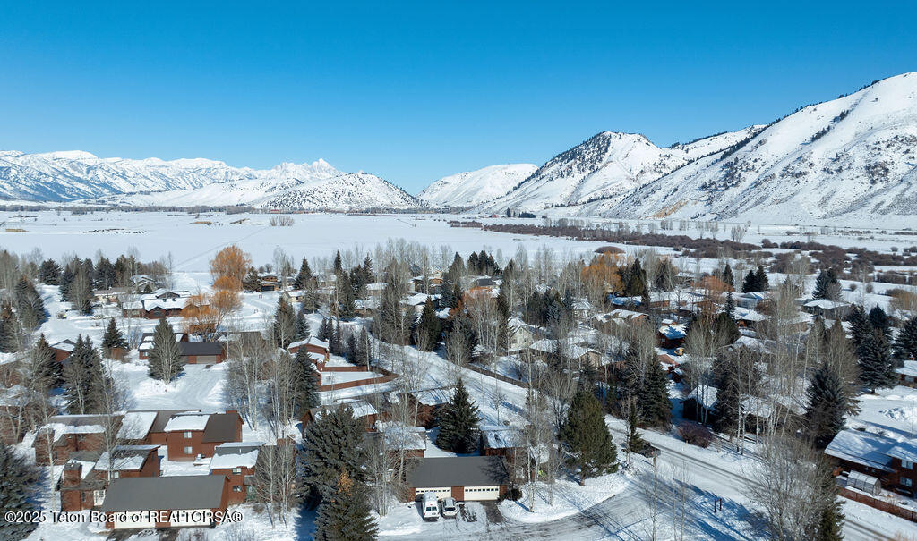 1875 W CINNAMON TEAL Road