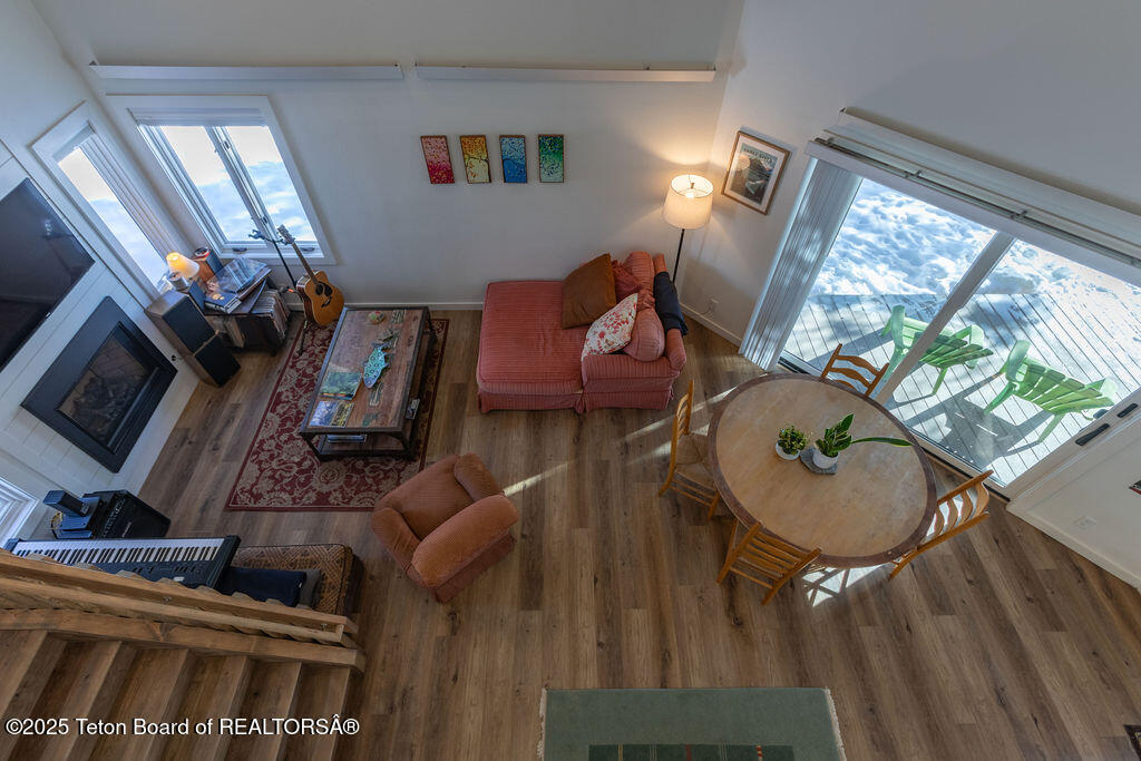 1875 W CINNAMON TEAL Road