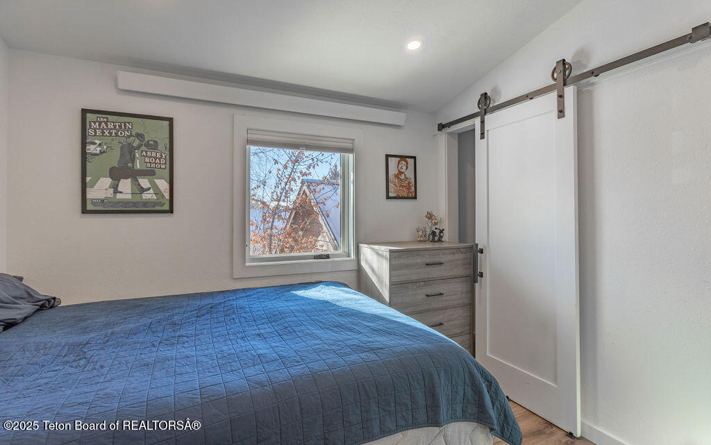 1875 W CINNAMON TEAL Road