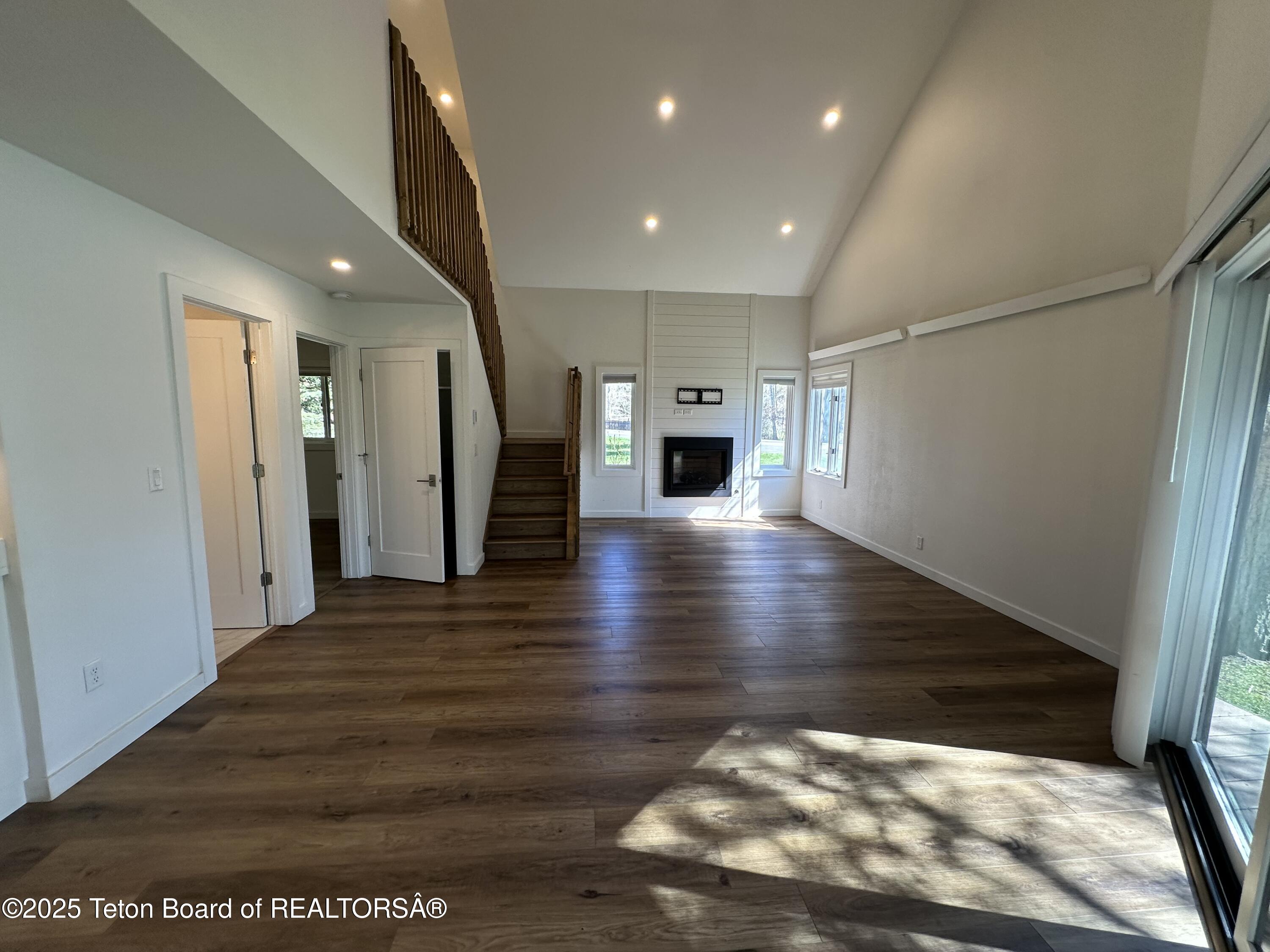 1875 W CINNAMON TEAL Road