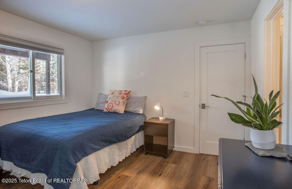 1875 W CINNAMON TEAL Road