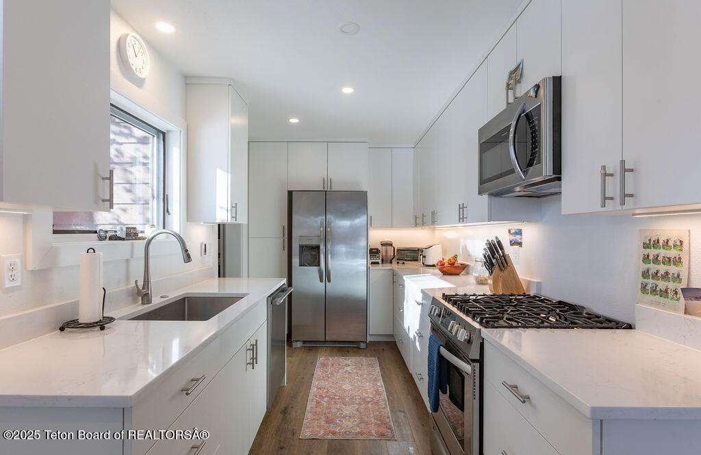 1875 W CINNAMON TEAL Road