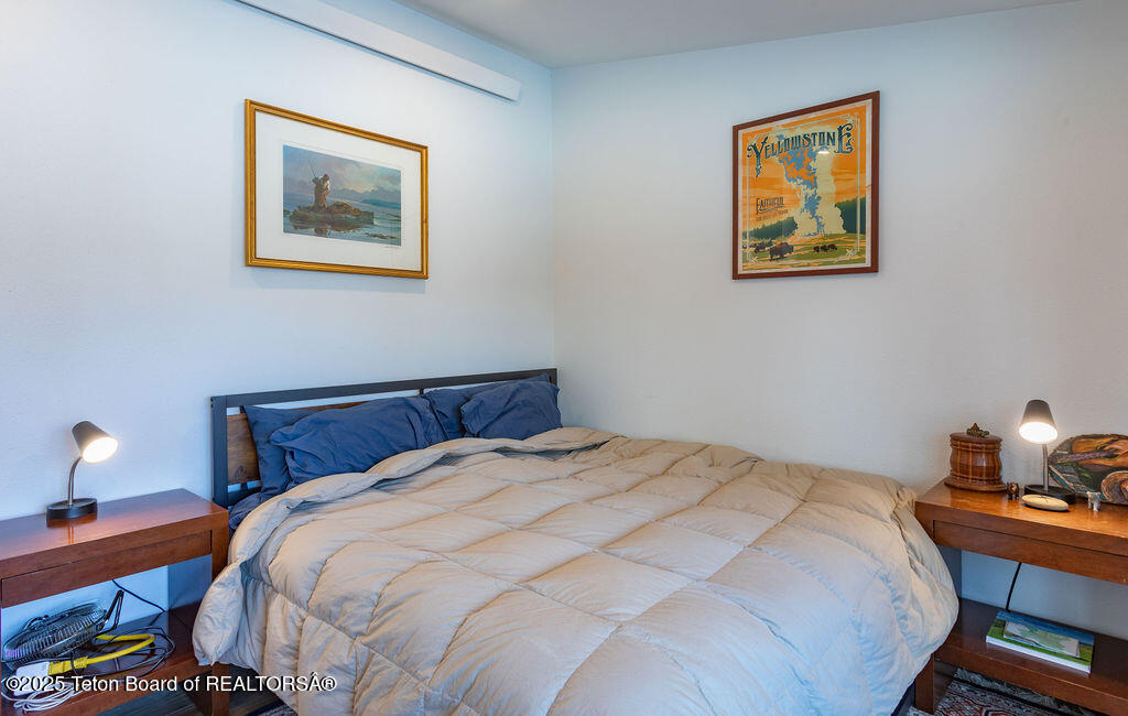 1875 W CINNAMON TEAL Road