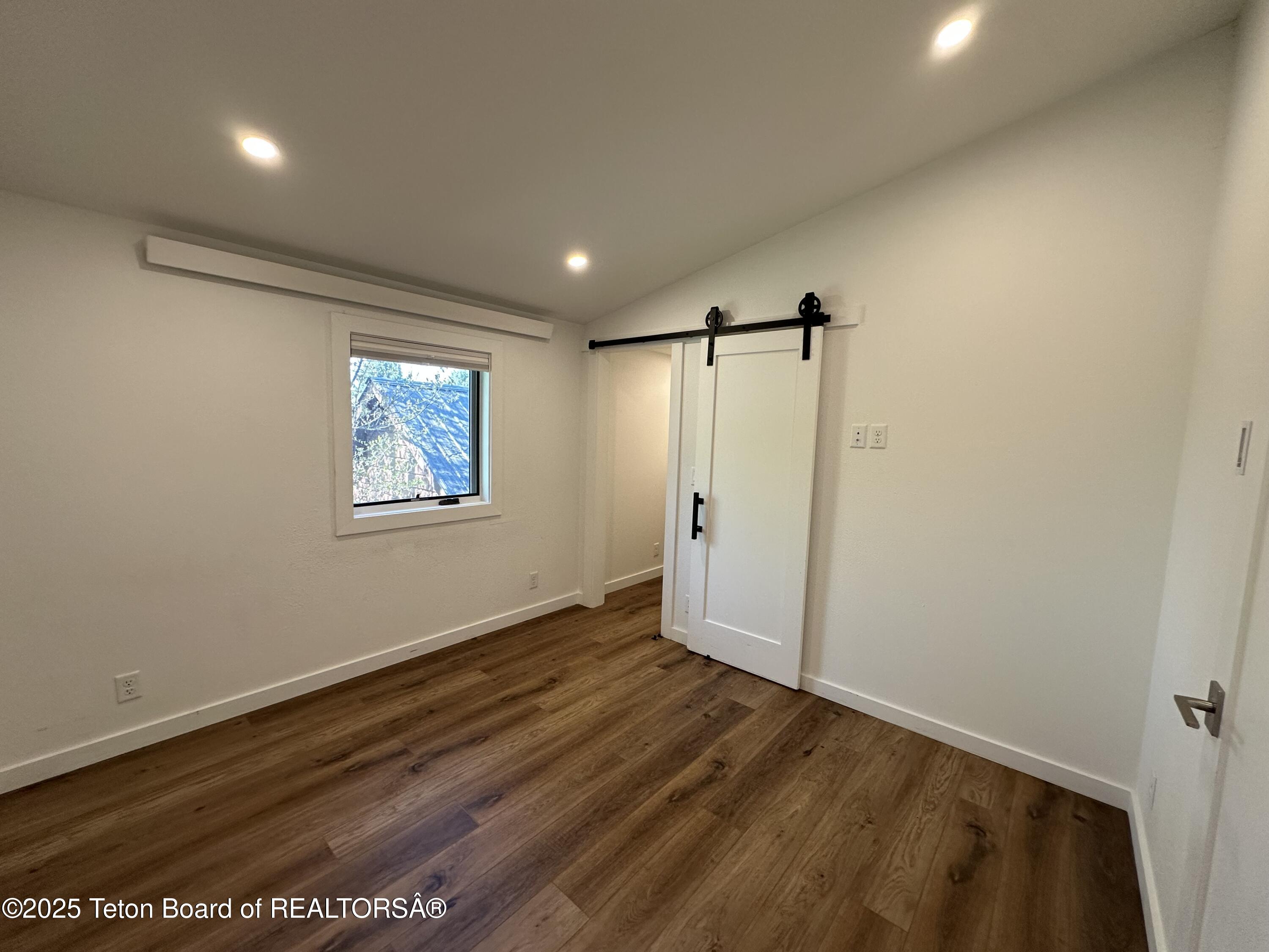 1875 W CINNAMON TEAL Road