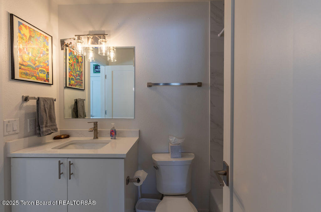 1875 W CINNAMON TEAL Road