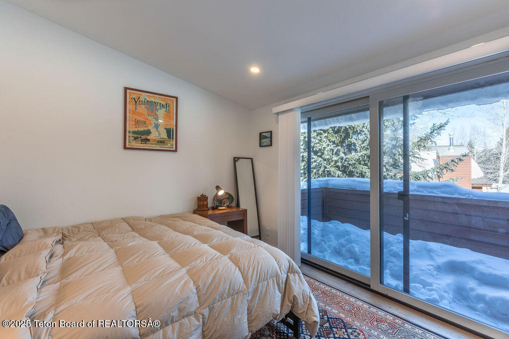 1875 W CINNAMON TEAL Road