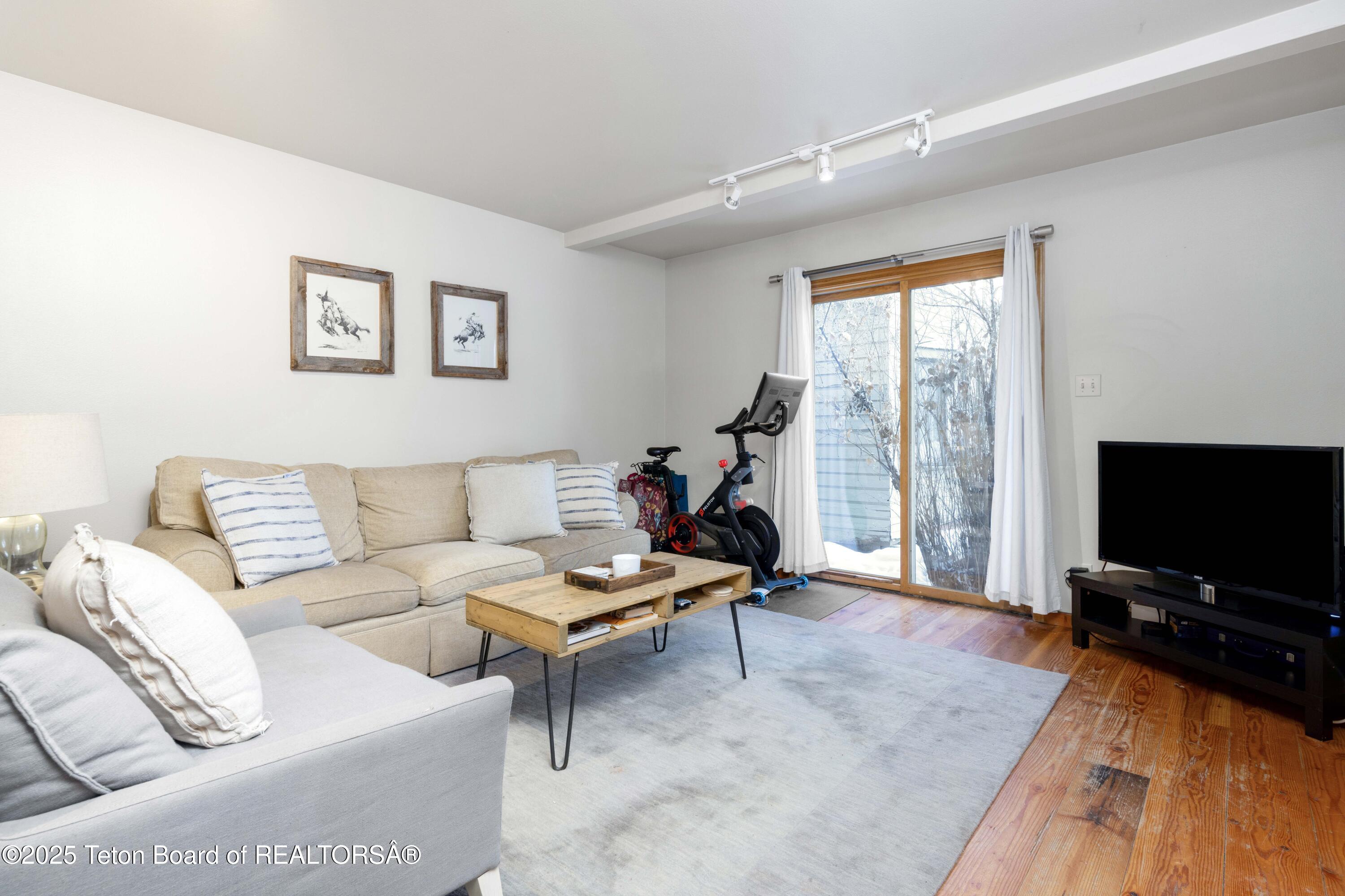 635 S MILLWARD Street, A