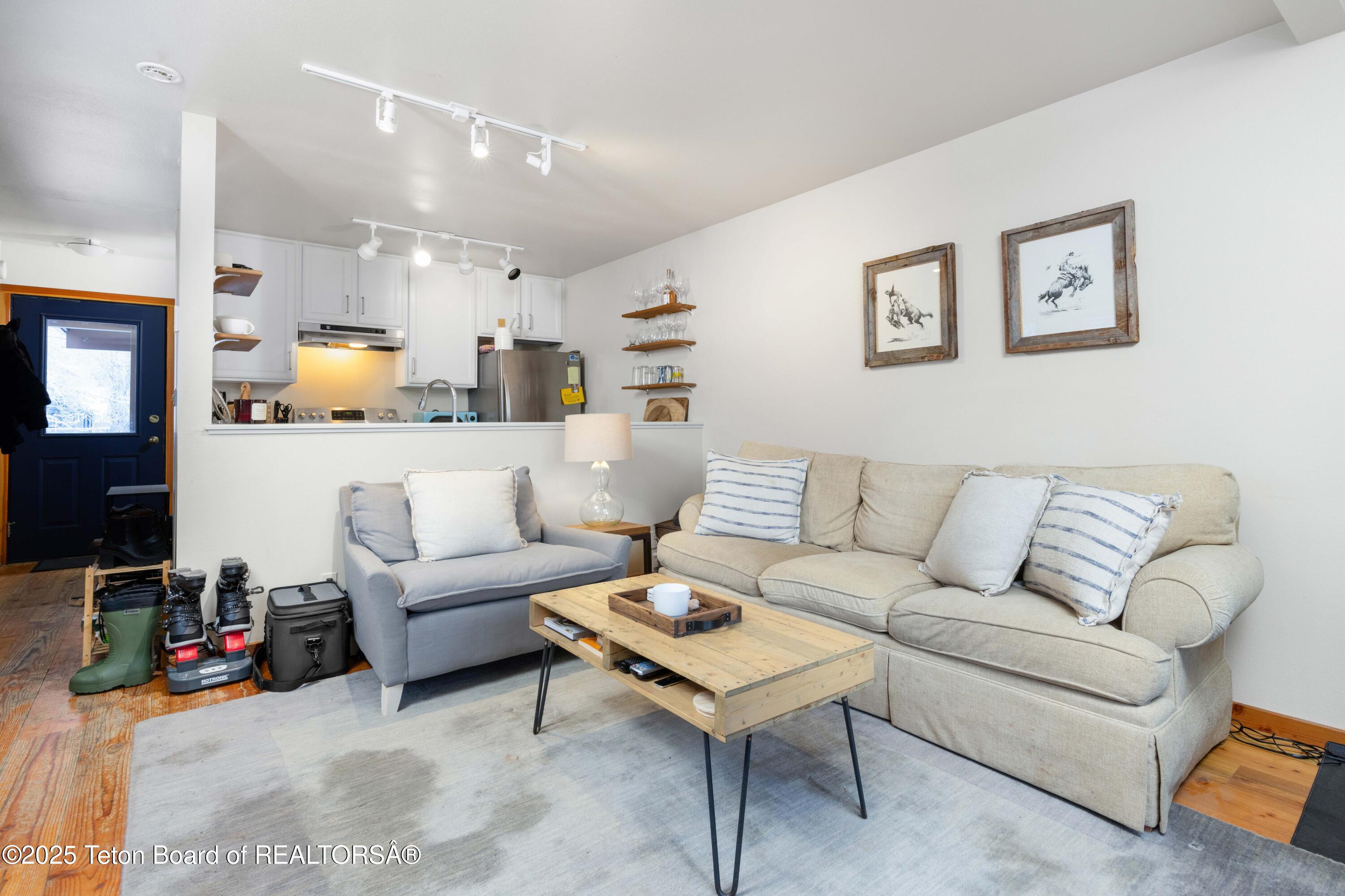 635 S MILLWARD Street, A