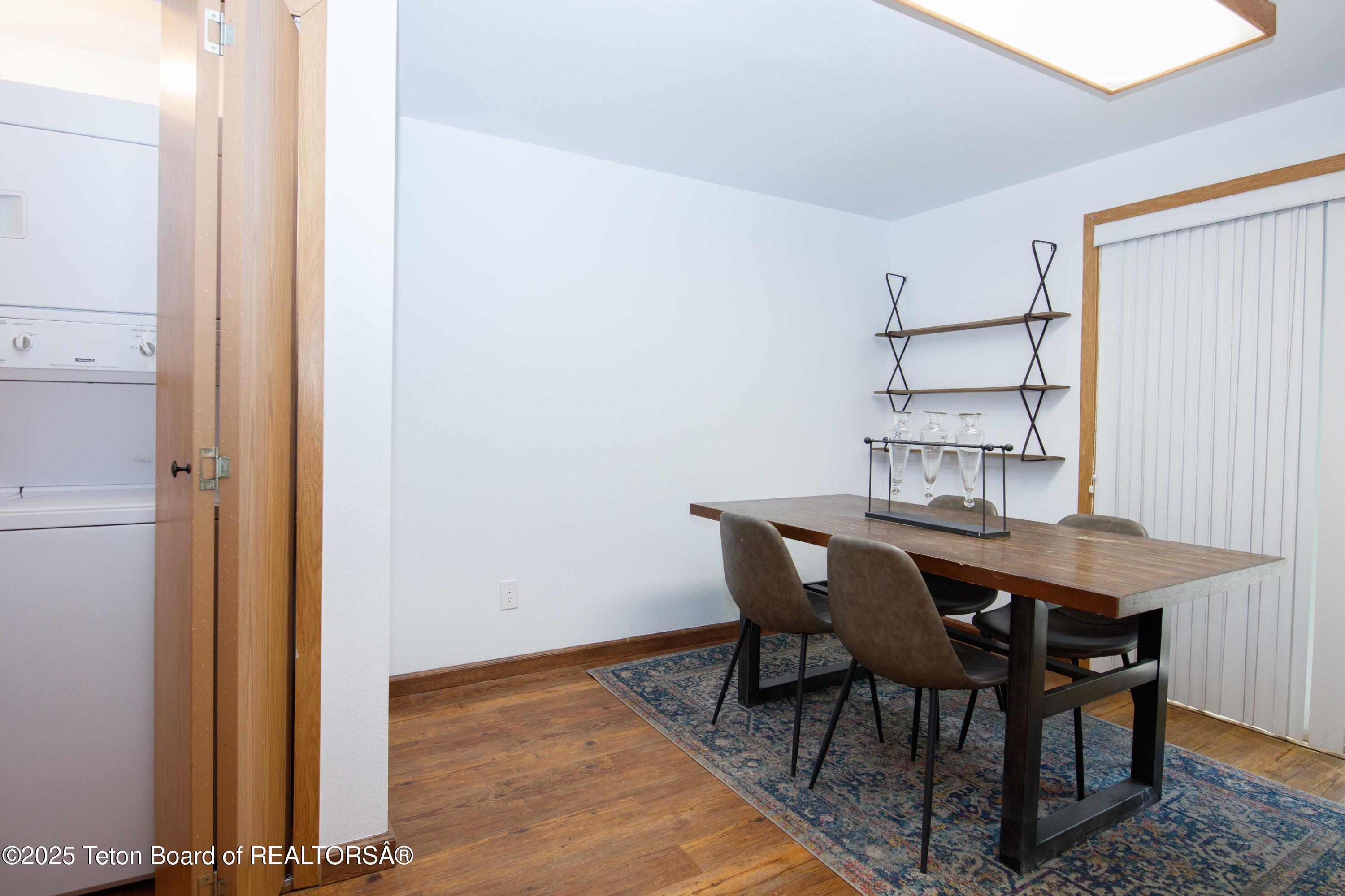 365 N GLENWOOD Street, H