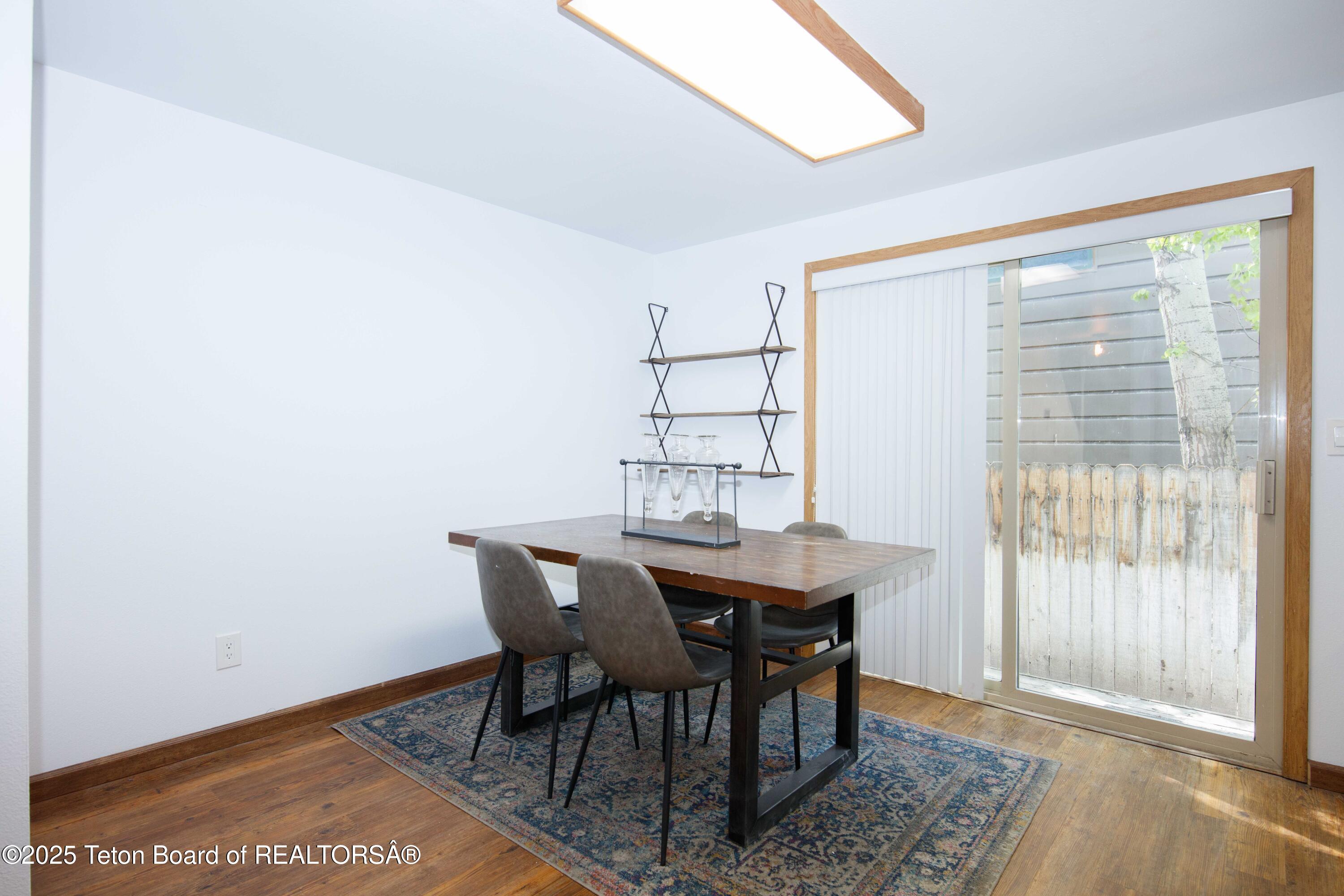 365 N GLENWOOD Street, H