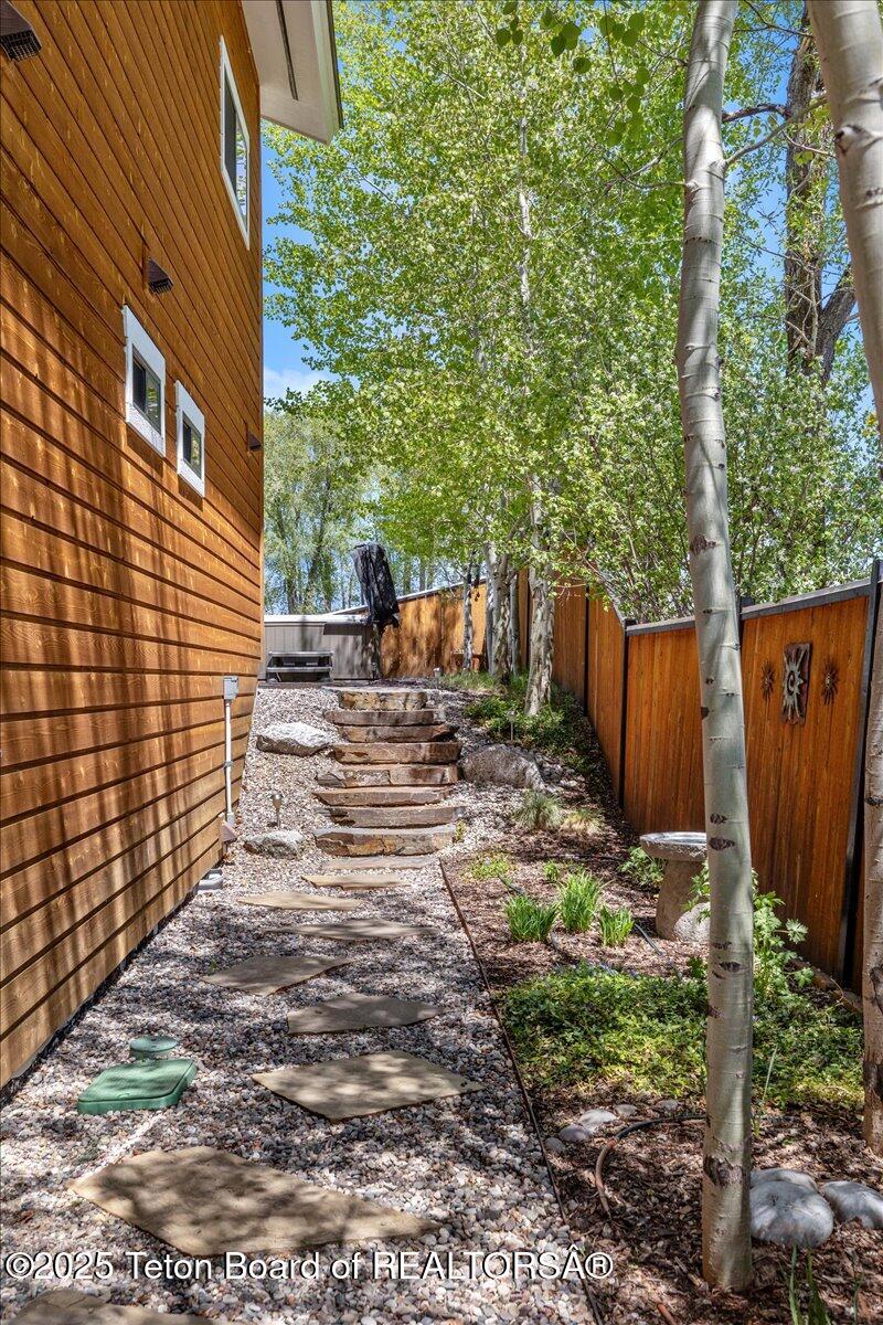 6895 E LITTLE SCHOOL Road