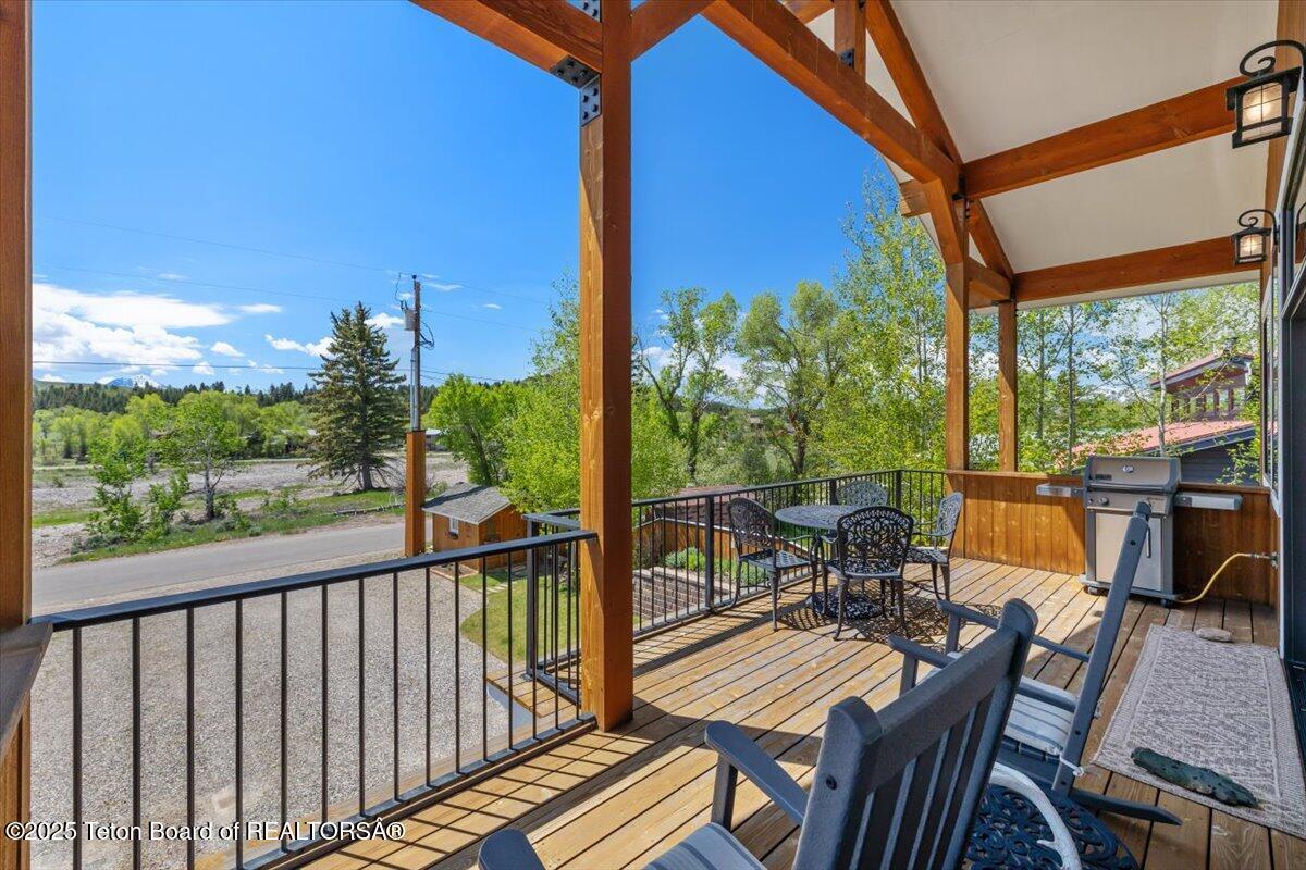 6895 E LITTLE SCHOOL Road