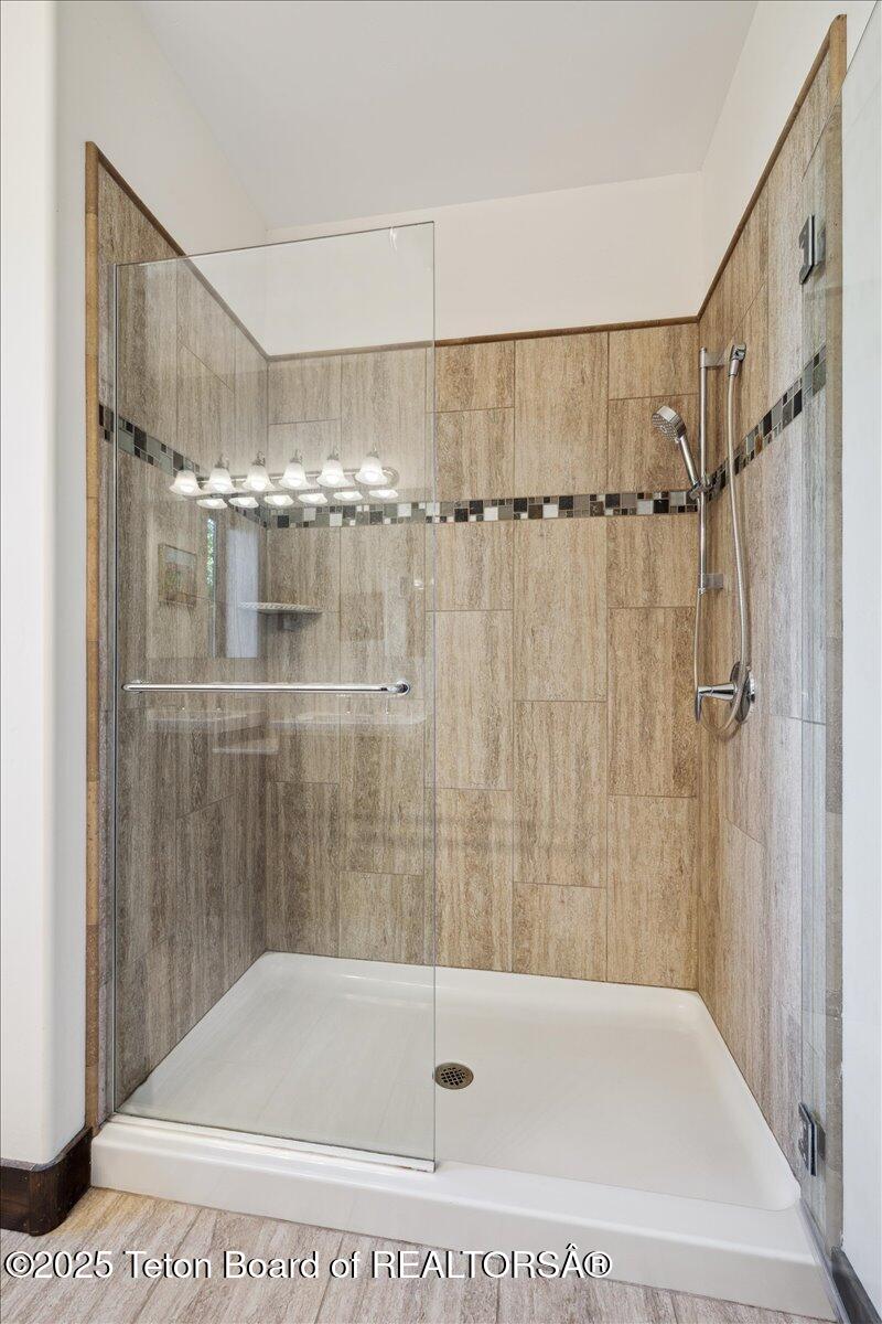 6895 E LITTLE SCHOOL Road